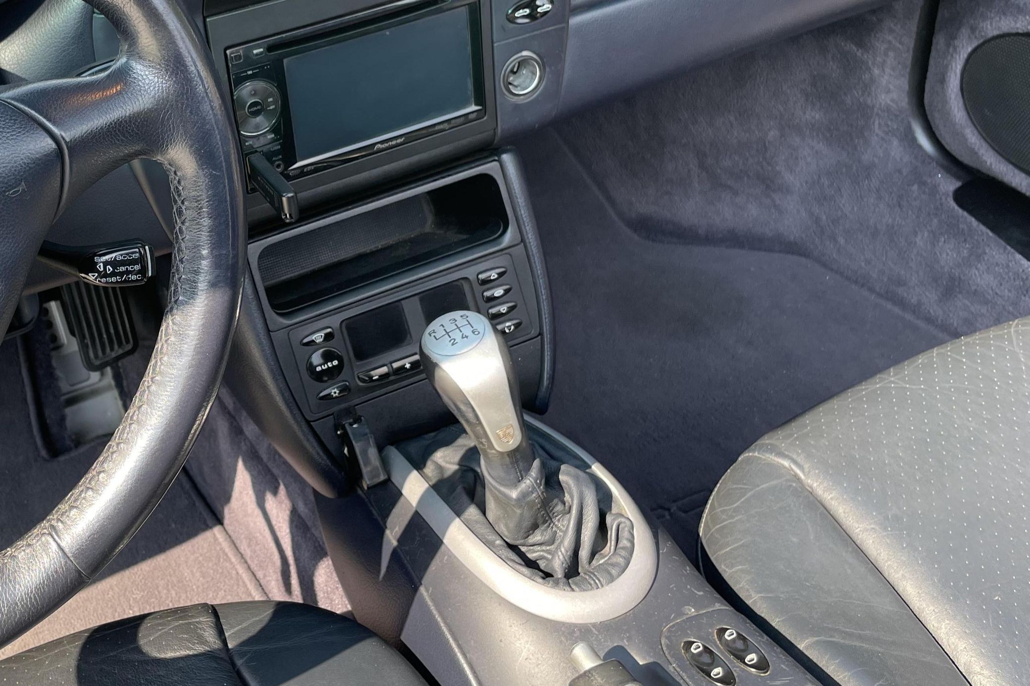 There’s ‘No Flat 6 ‘In This Wild 2000 Porsche 911 Carrera