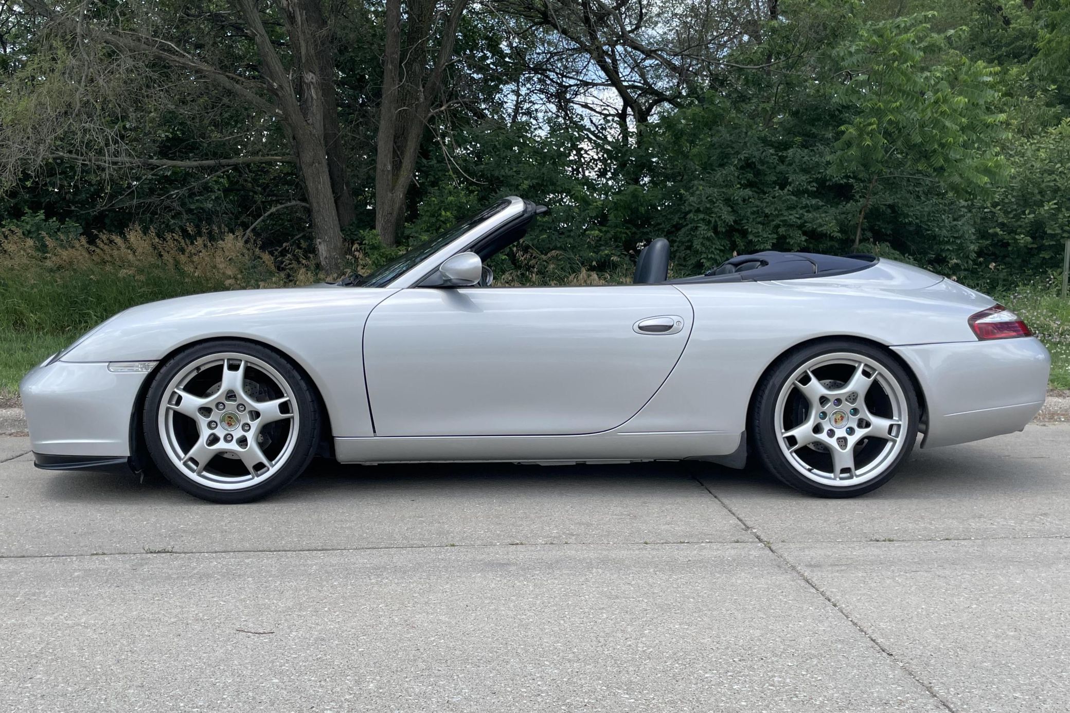 There’s ‘No Flat 6 ‘In This Wild 2000 Porsche 911 Carrera