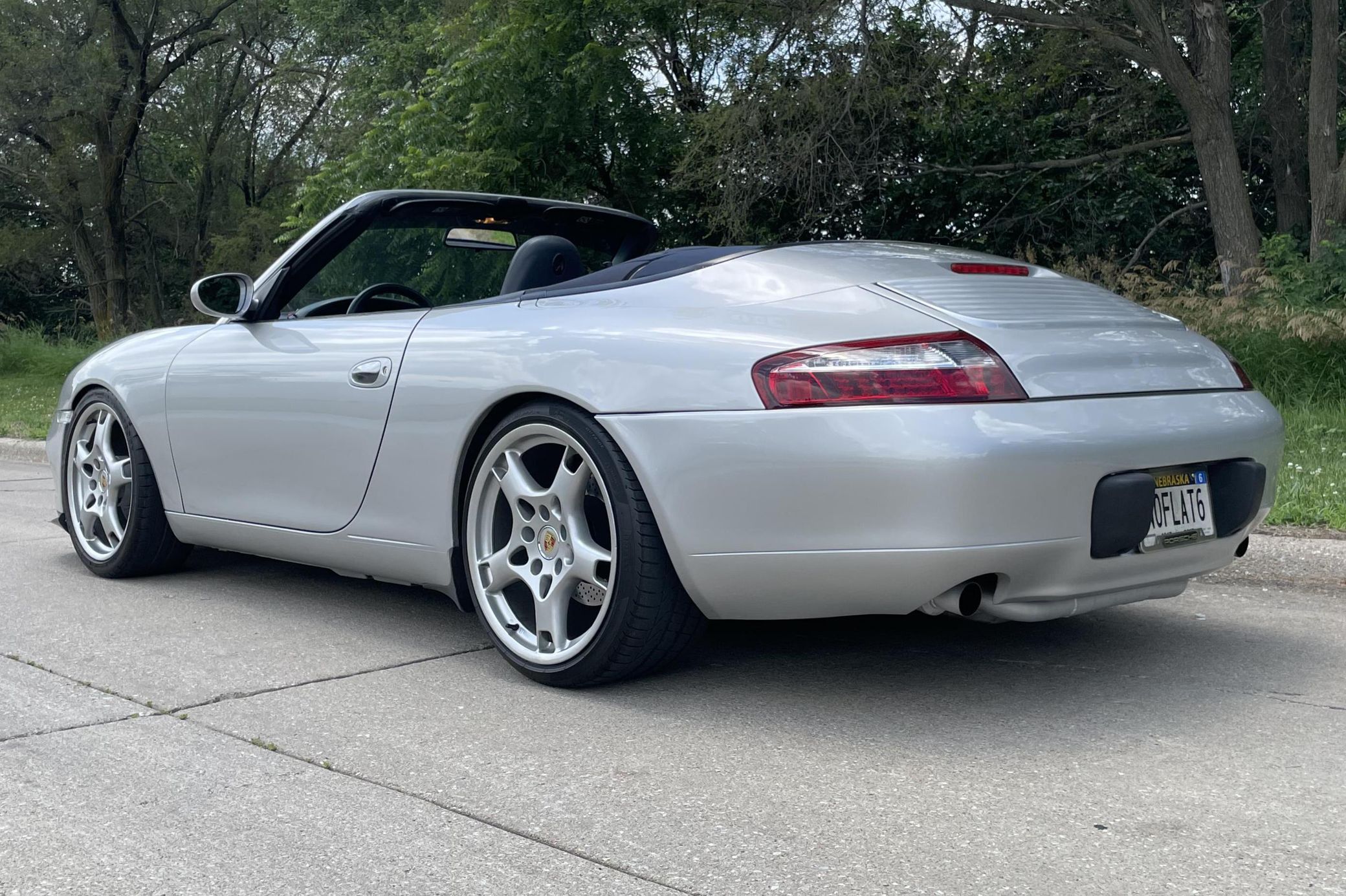 There’s ‘No Flat 6 ‘In This Wild 2000 Porsche 911 Carrera
