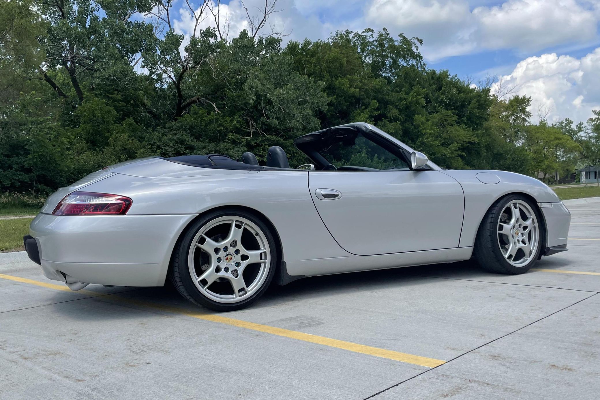 There’s ‘No Flat 6 ‘In This Wild 2000 Porsche 911 Carrera