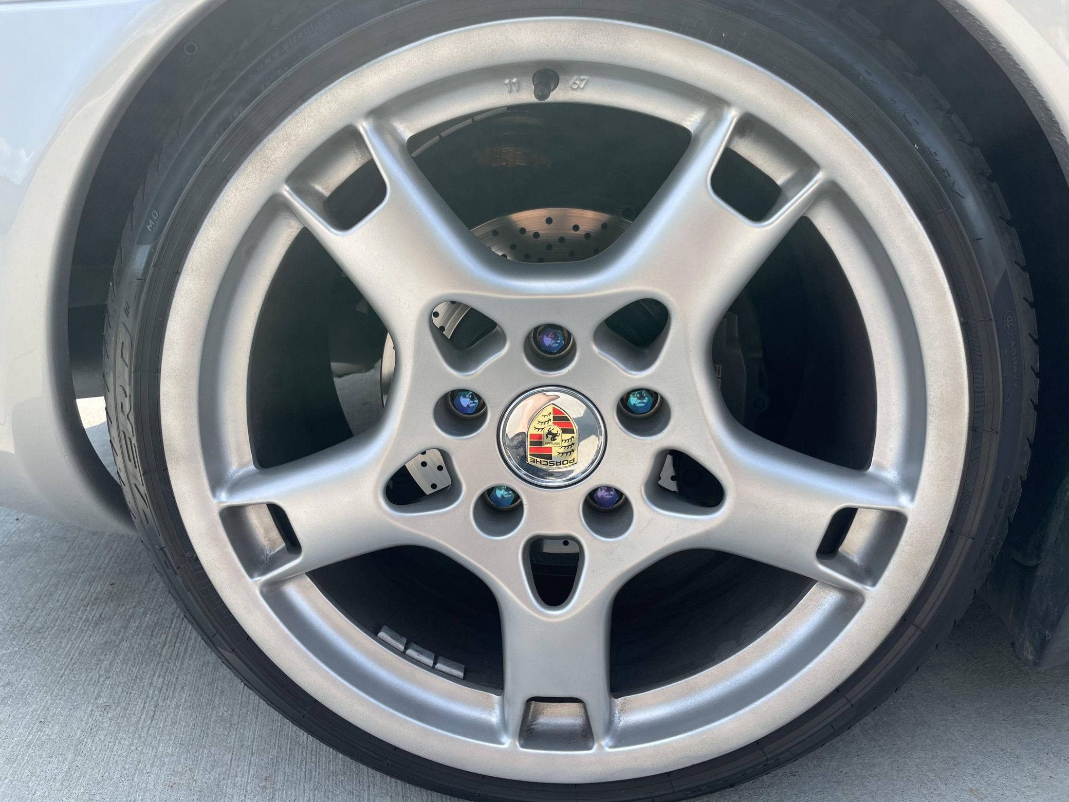 There’s ‘No Flat 6 ‘In This Wild 2000 Porsche 911 Carrera