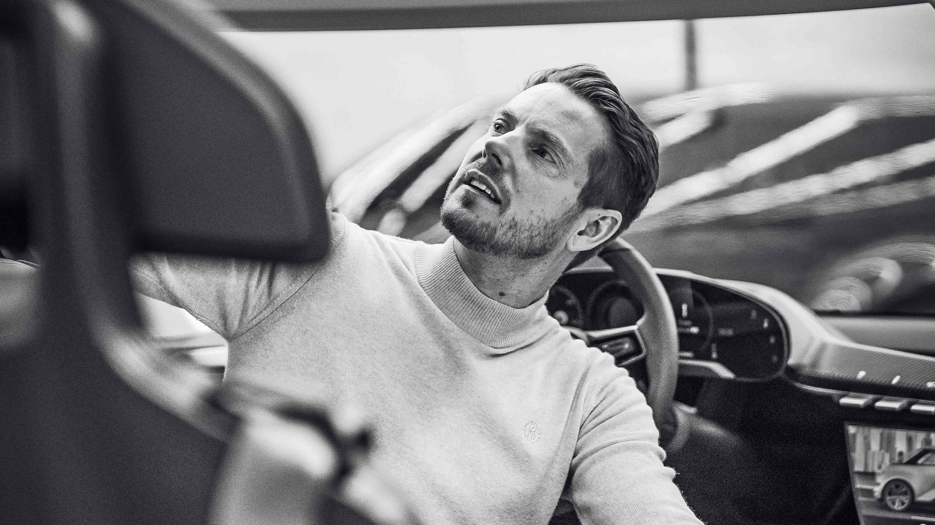 Porsche Vision Renndienst Interior Revealed With Center Driver’s Seat, Lounge-Like Third-Row