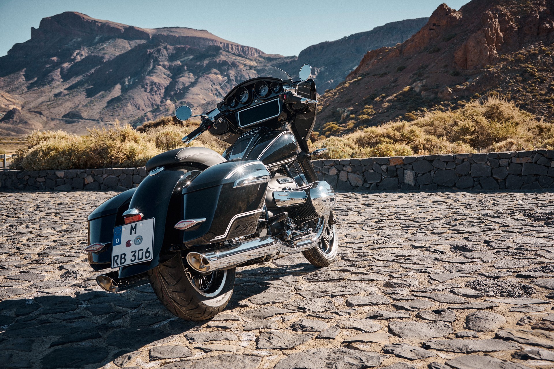 BMW Motorrad Introduces New R 18 B And R 18 Transcontinental