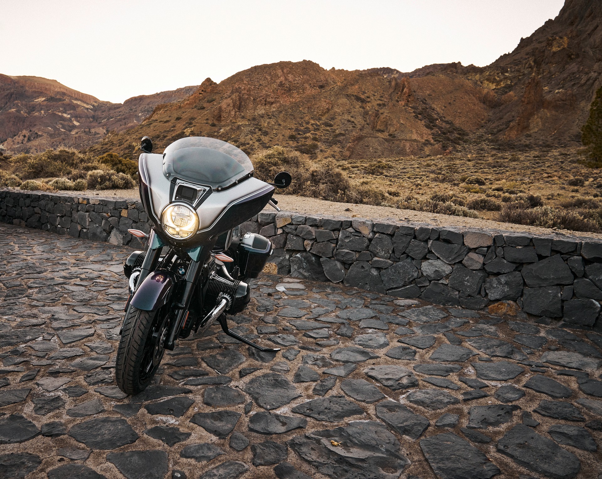 BMW Motorrad Introduces New R 18 B And R 18 Transcontinental