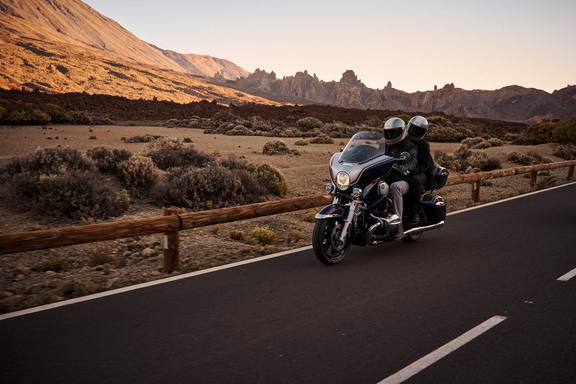 BMW Motorrad Introduces New R 18 B And R 18 Transcontinental