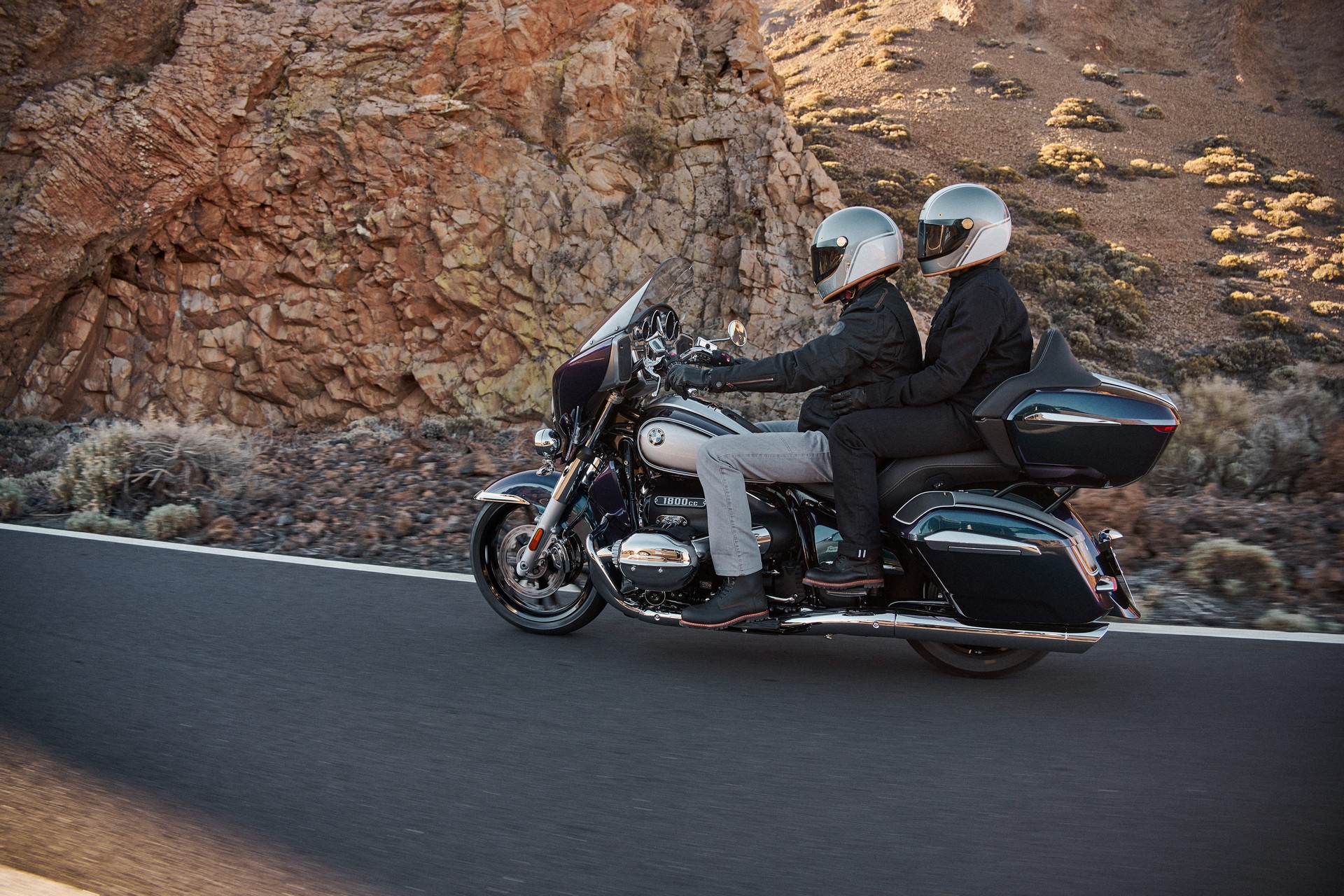 BMW Motorrad Introduces New R 18 B And R 18 Transcontinental