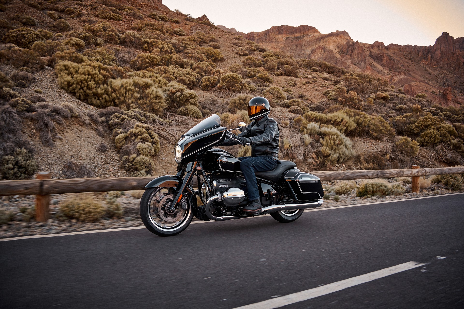 BMW Motorrad Introduces New R 18 B And R 18 Transcontinental