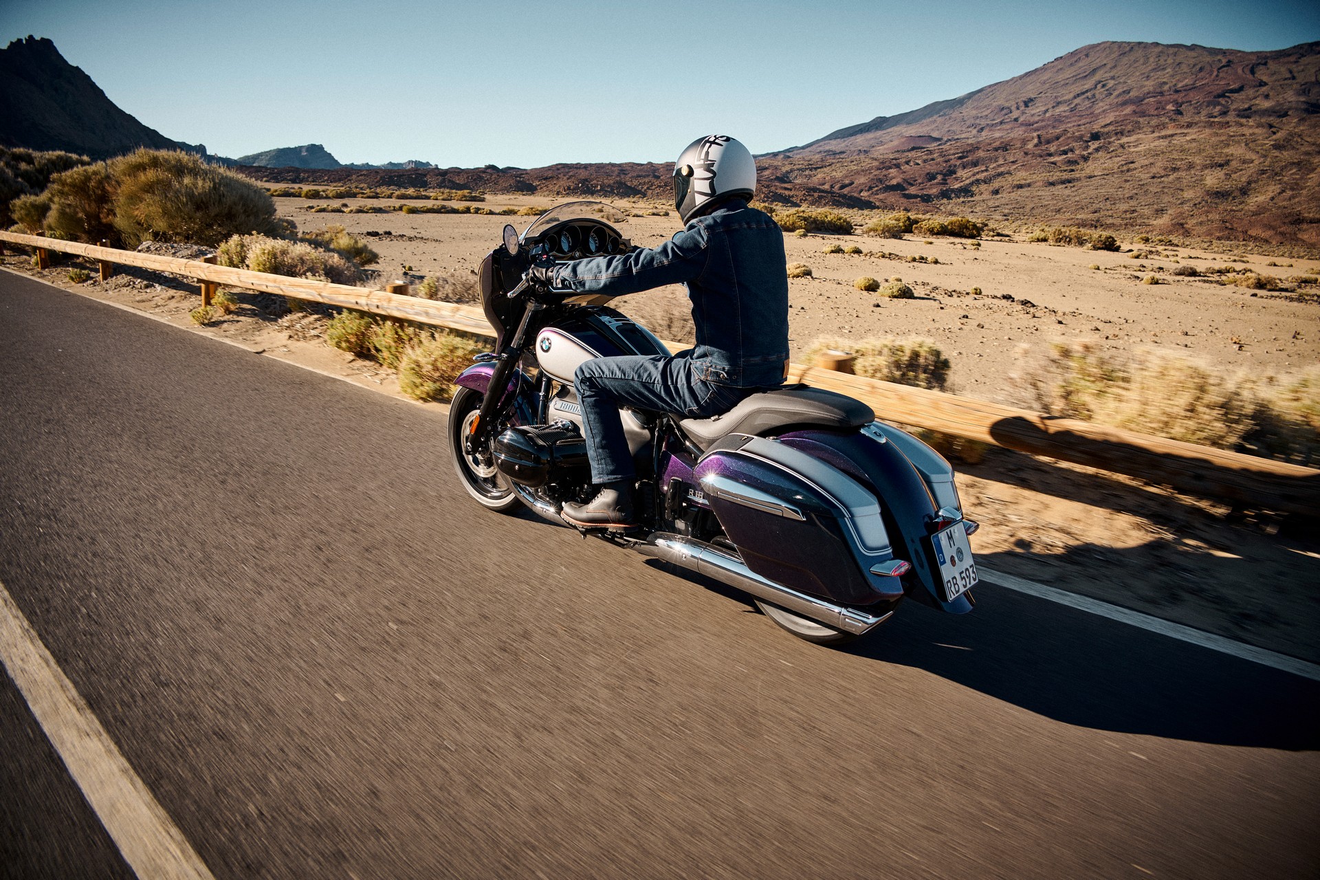 BMW Motorrad Introduces New R 18 B And R 18 Transcontinental