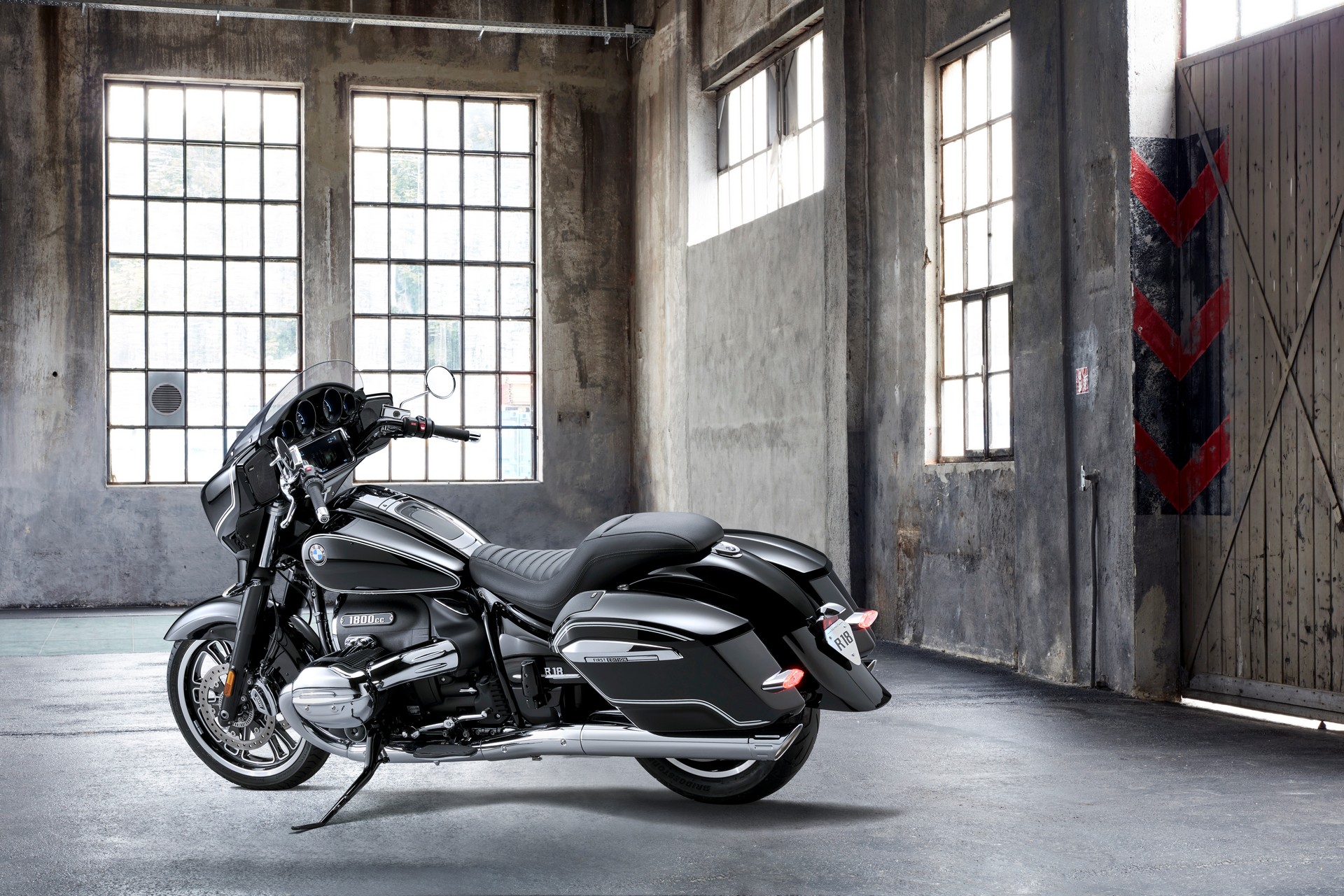 BMW Motorrad Introduces New R 18 B And R 18 Transcontinental