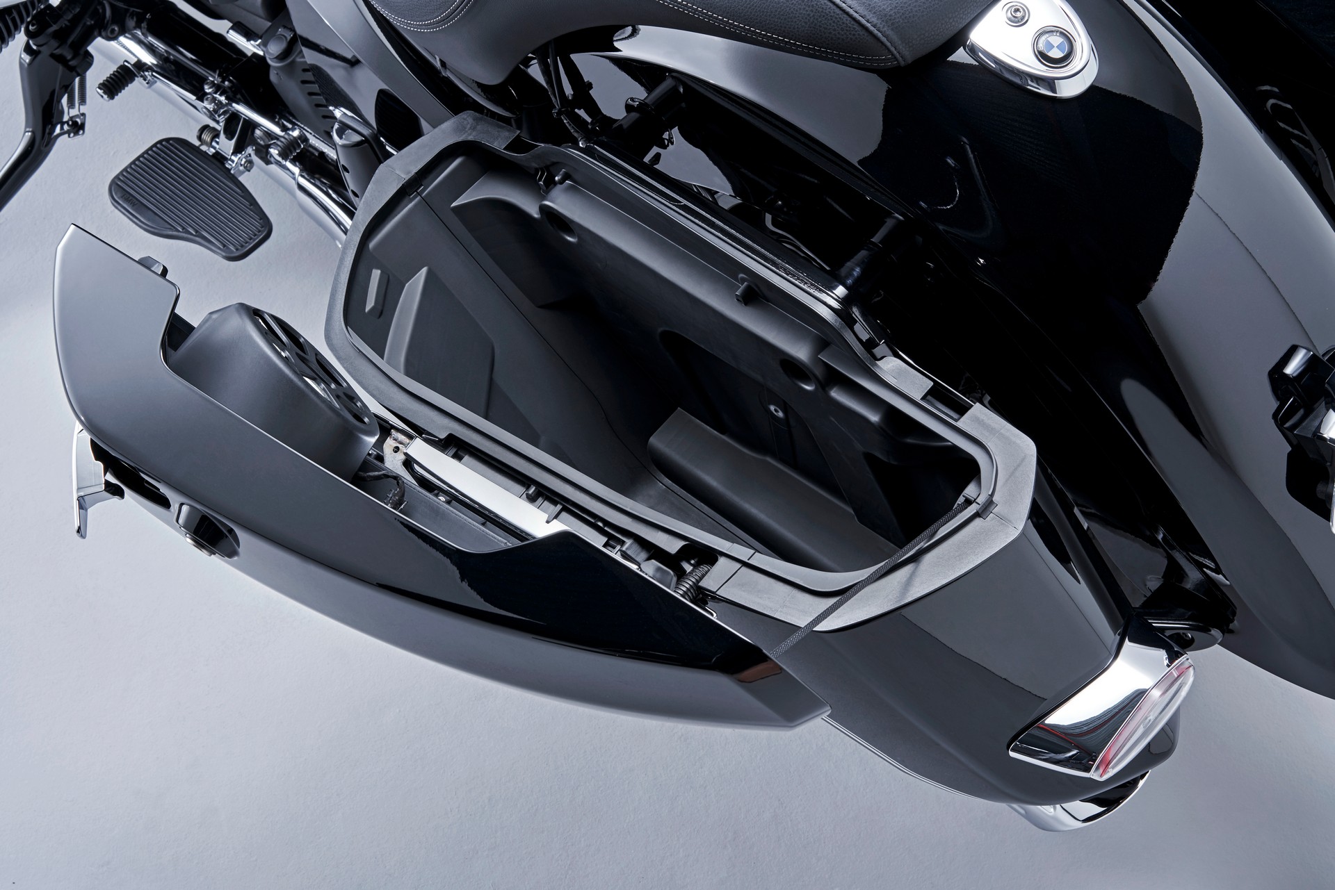 BMW Motorrad Introduces New R 18 B And R 18 Transcontinental