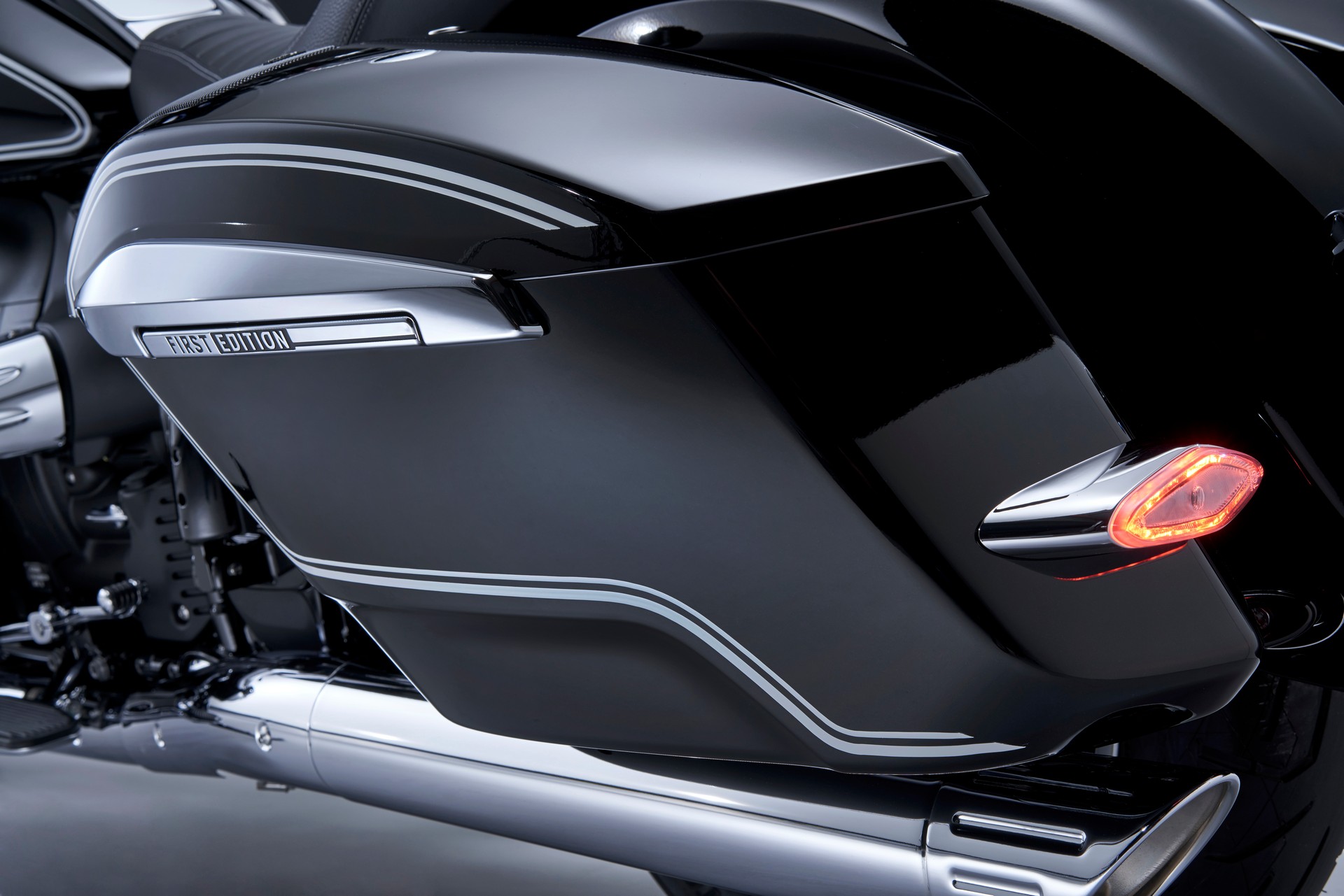 BMW Motorrad Introduces New R 18 B And R 18 Transcontinental