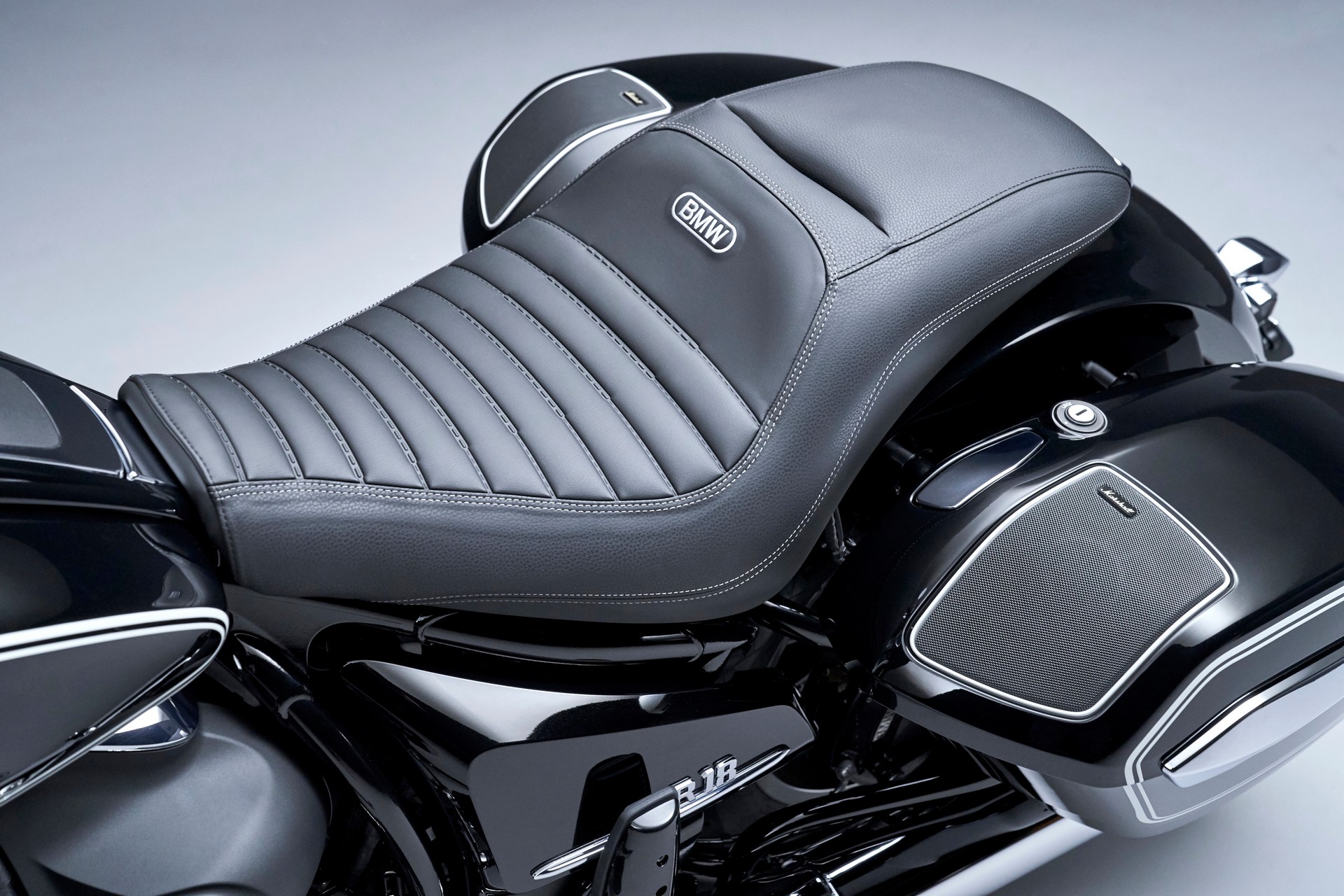 BMW Motorrad Introduces New R 18 B And R 18 Transcontinental