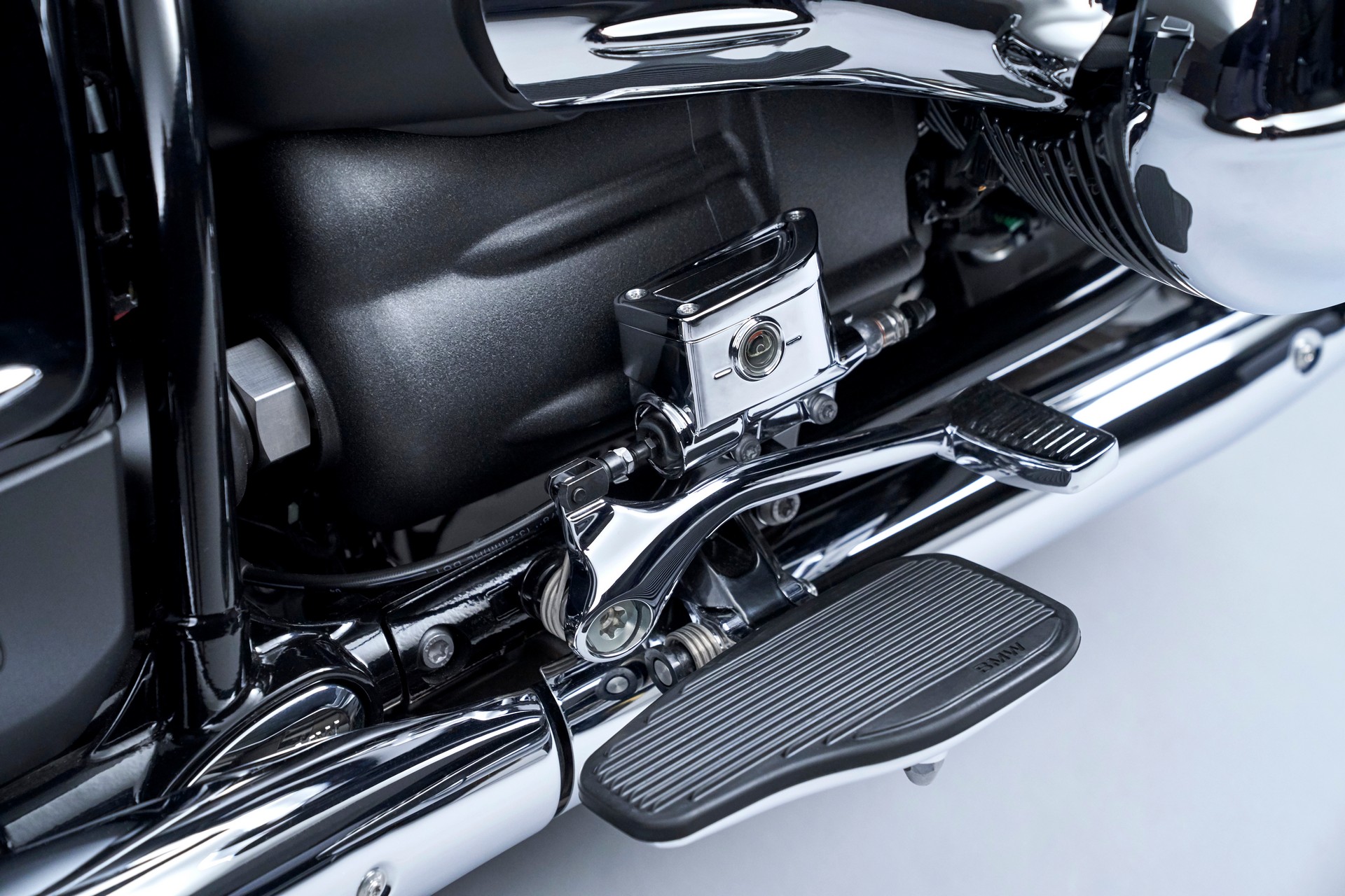 BMW Motorrad Introduces New R 18 B And R 18 Transcontinental