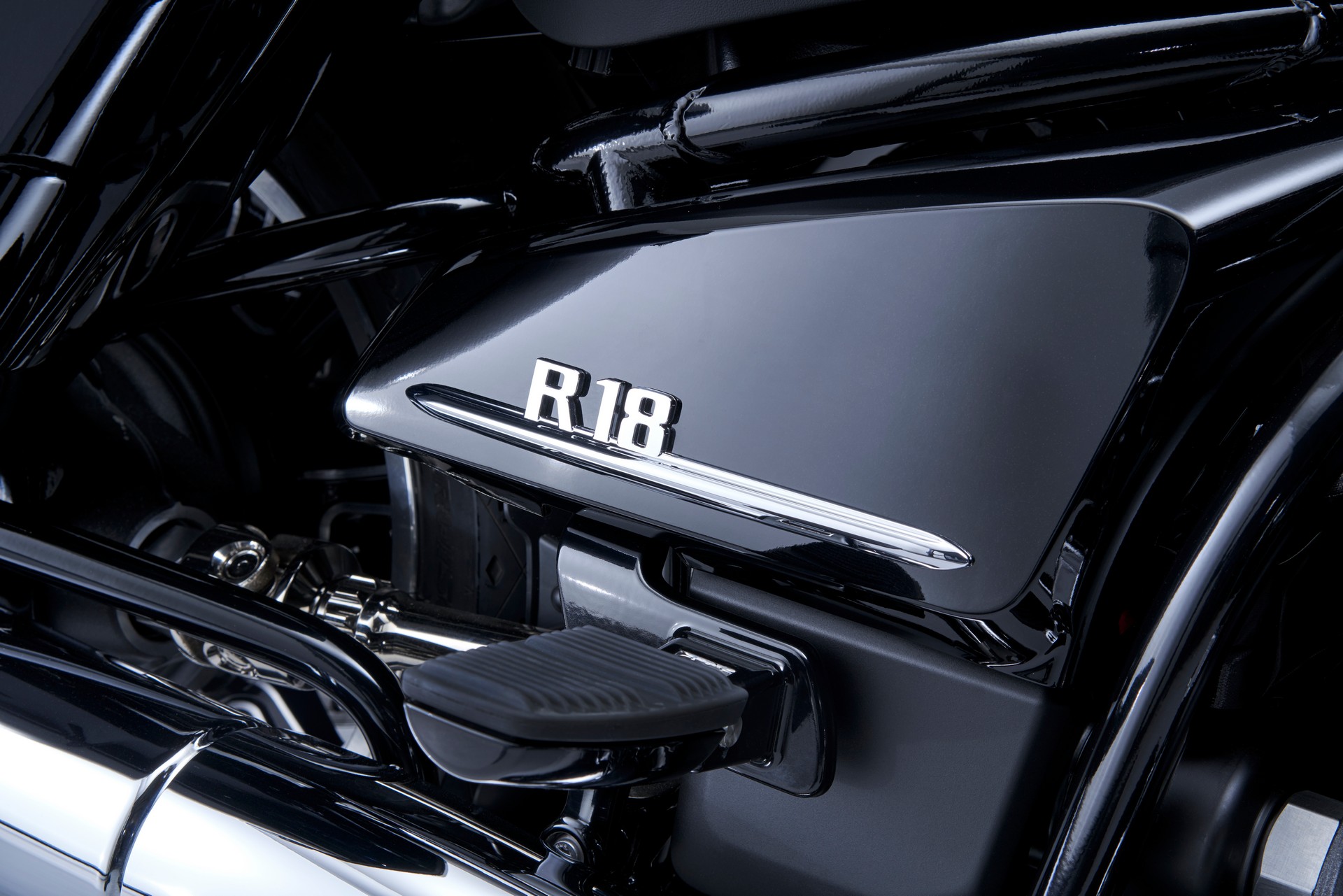 BMW Motorrad Introduces New R 18 B And R 18 Transcontinental