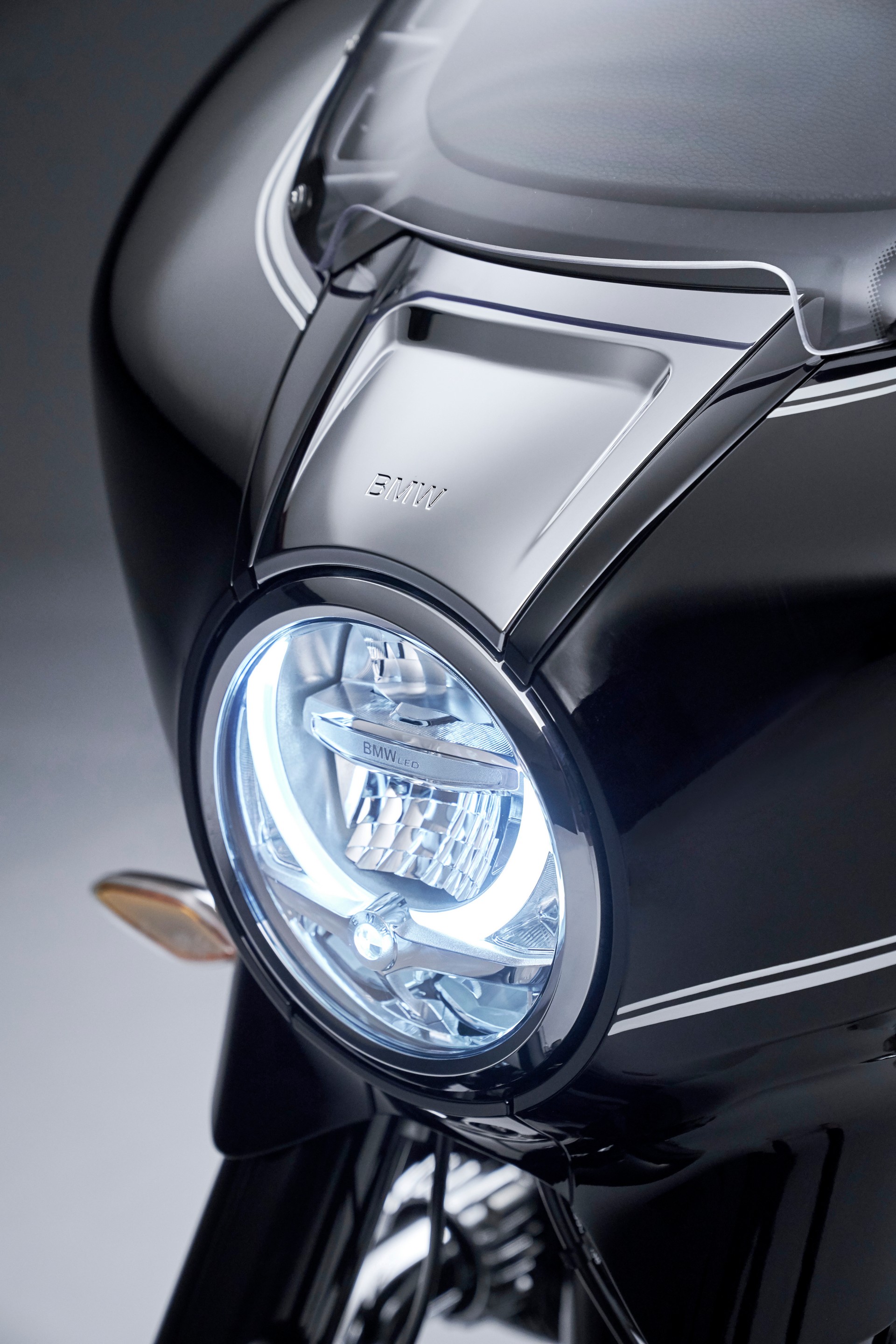 BMW Motorrad Introduces New R 18 B And R 18 Transcontinental