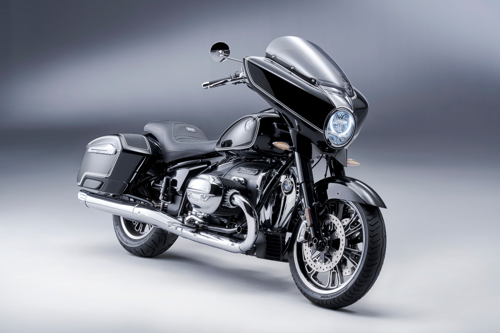 BMW Motorrad Introduces New R 18 B And R 18 Transcontinental