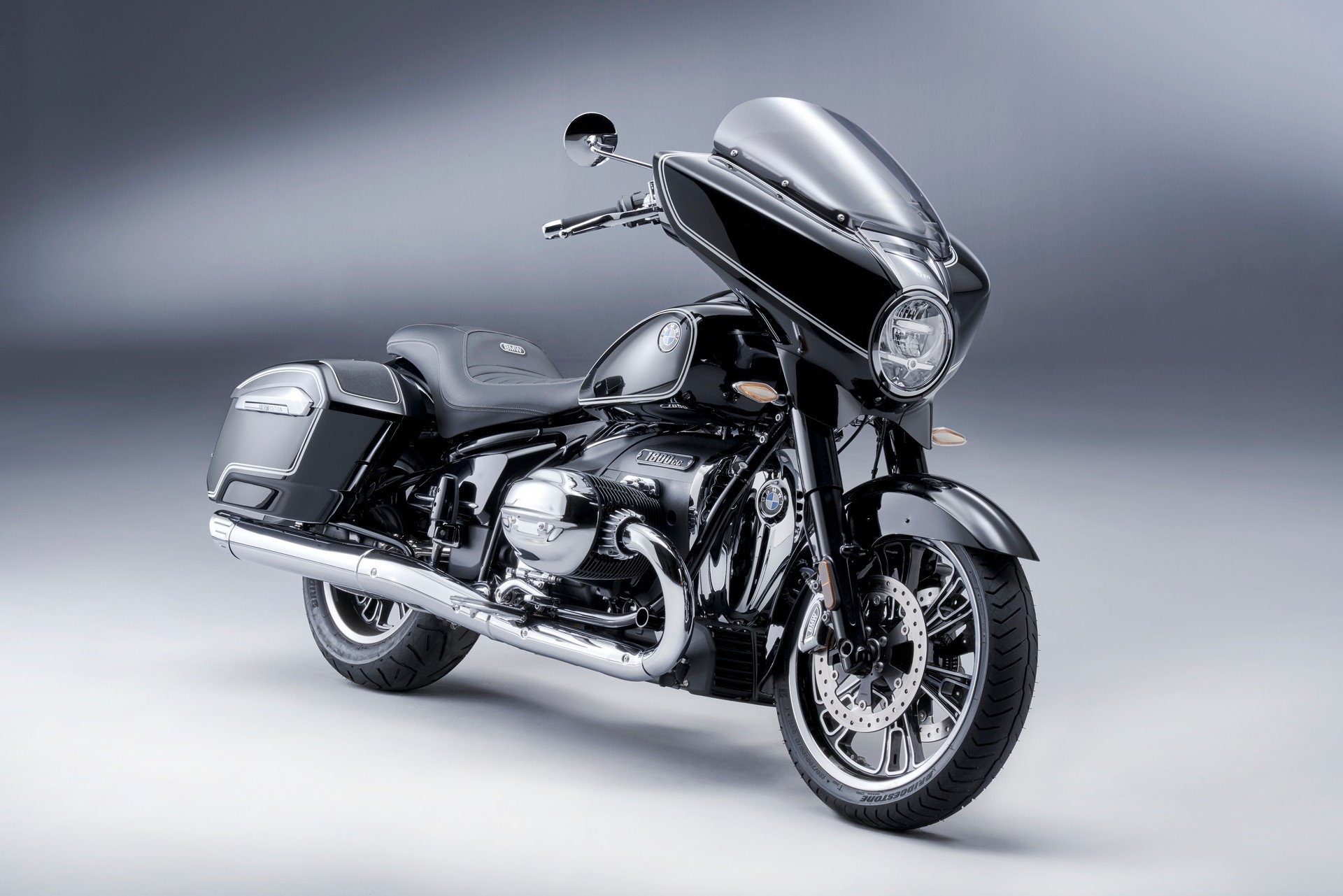 BMW Motorrad Introduces New R 18 B And R 18 Transcontinental
