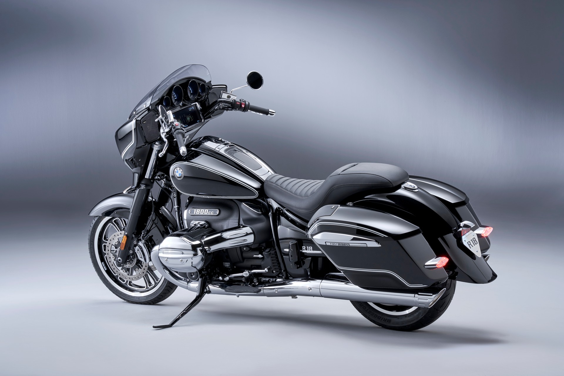 BMW Motorrad Introduces New R 18 B And R 18 Transcontinental