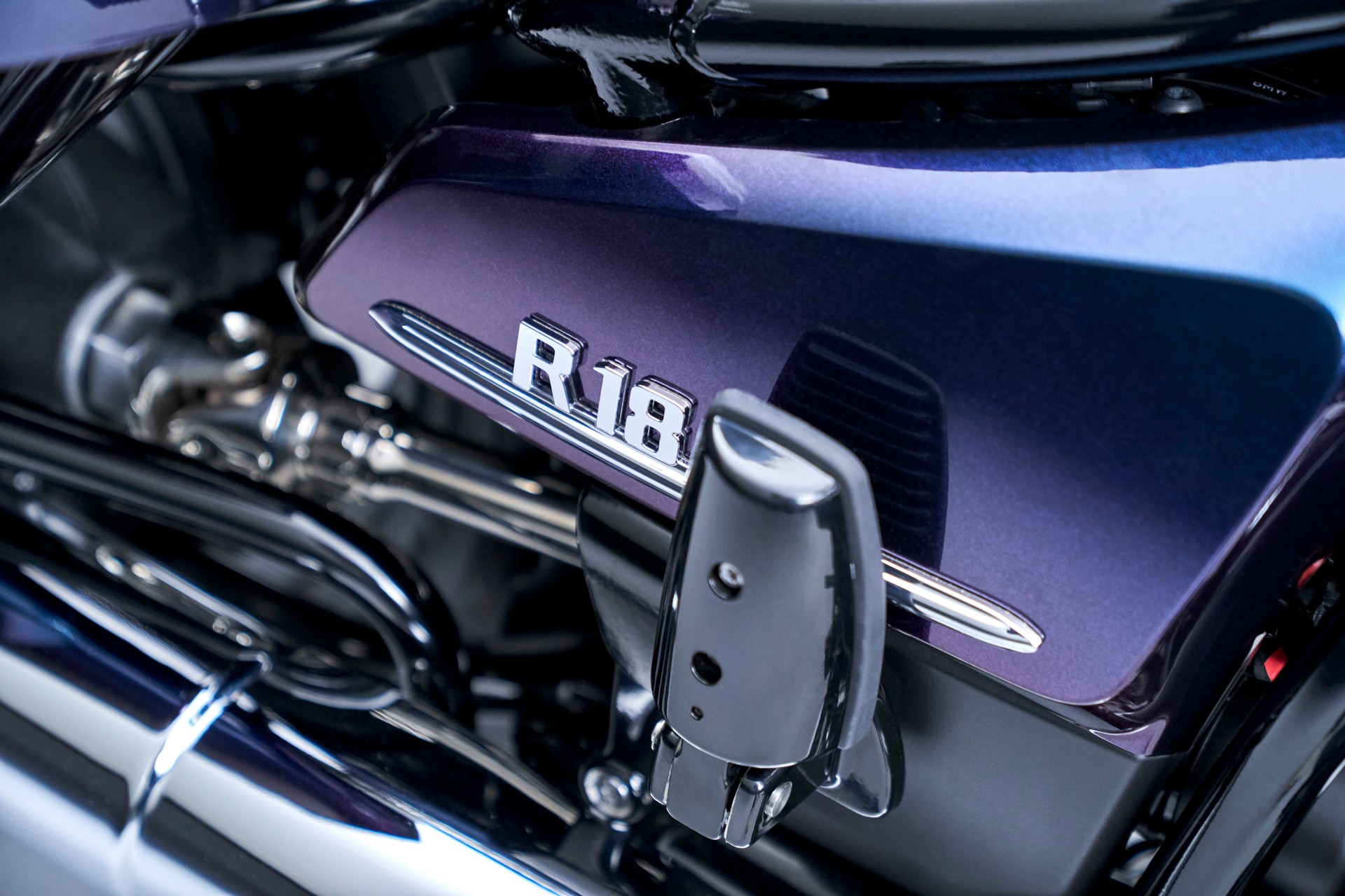 BMW Motorrad Introduces New R 18 B And R 18 Transcontinental