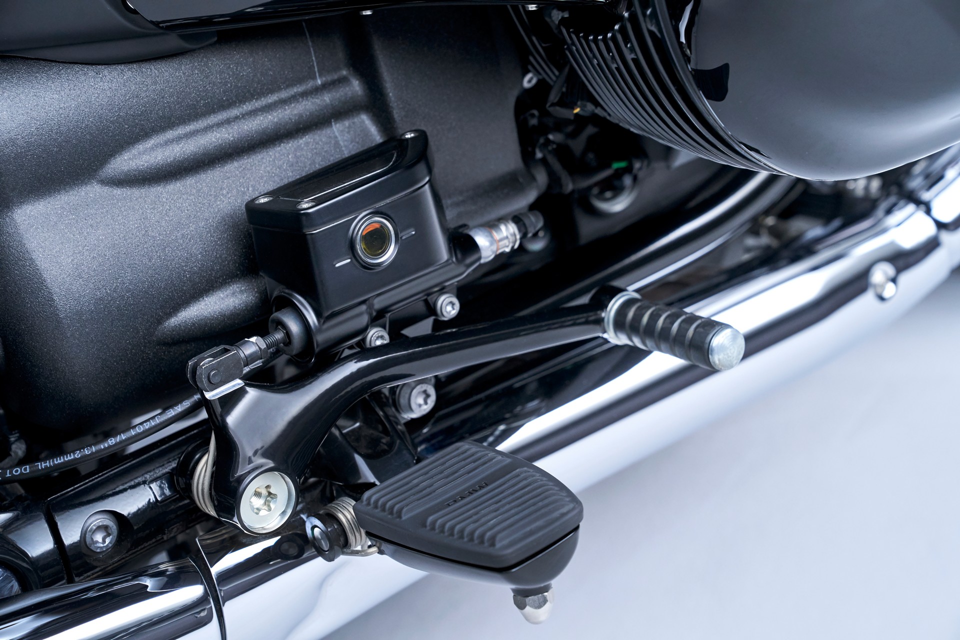 BMW Motorrad Introduces New R 18 B And R 18 Transcontinental