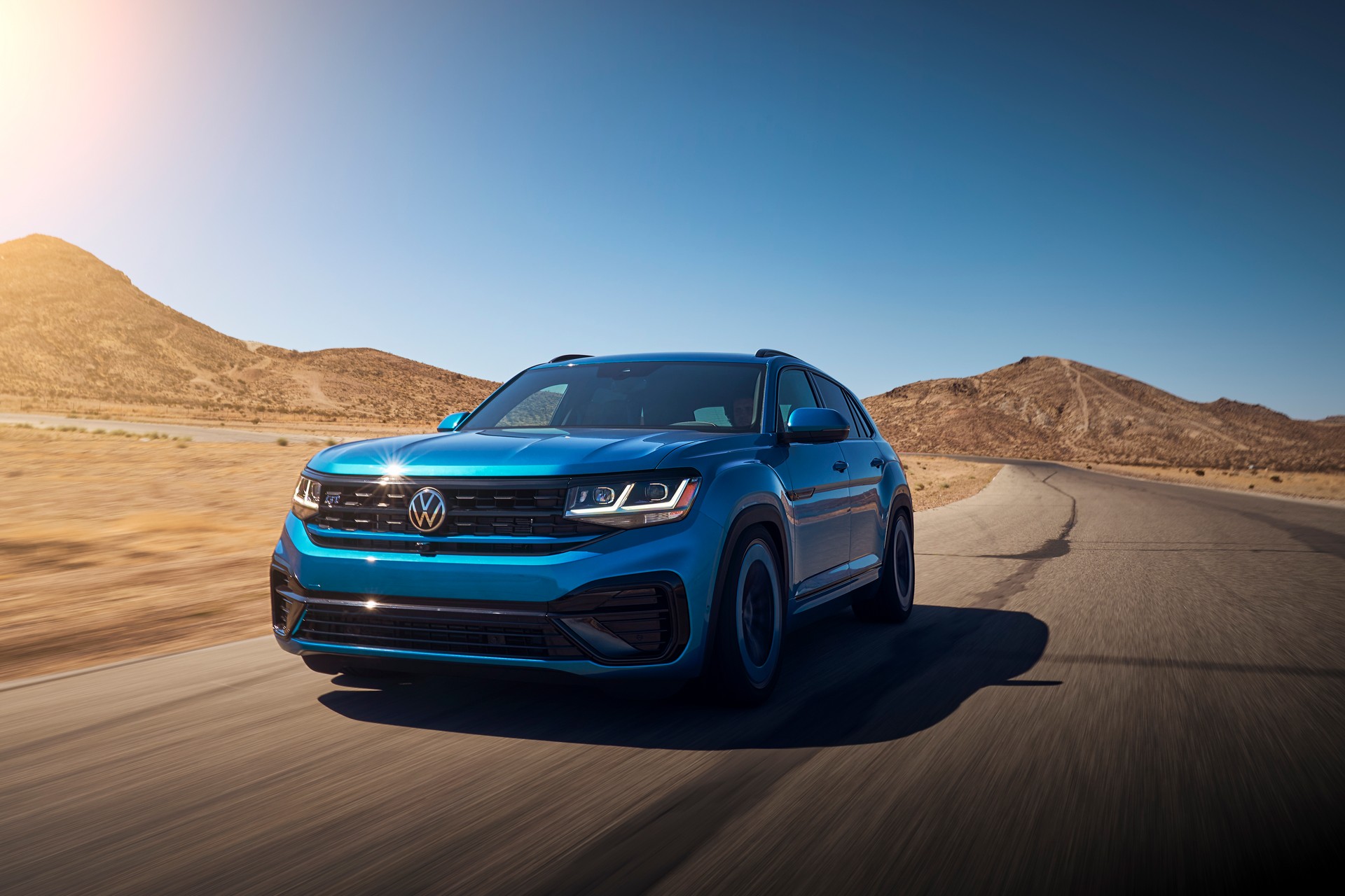 VW Atlas Cross Sport GT Concept Debuts With Sportier Styling And 300+ HP