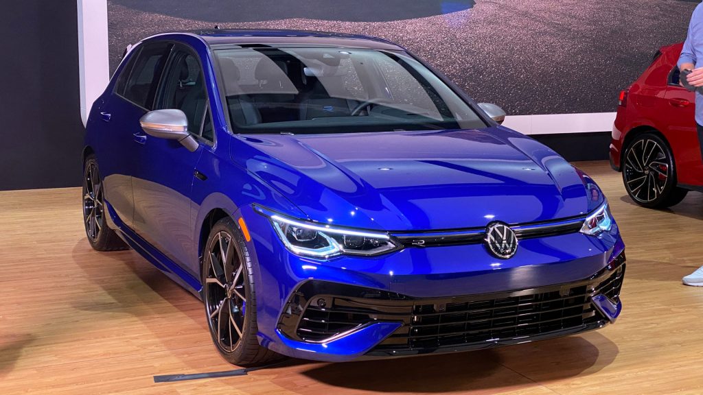 Volkswagen introduces new Golf GTI and Golf R at Chicago Auto Show