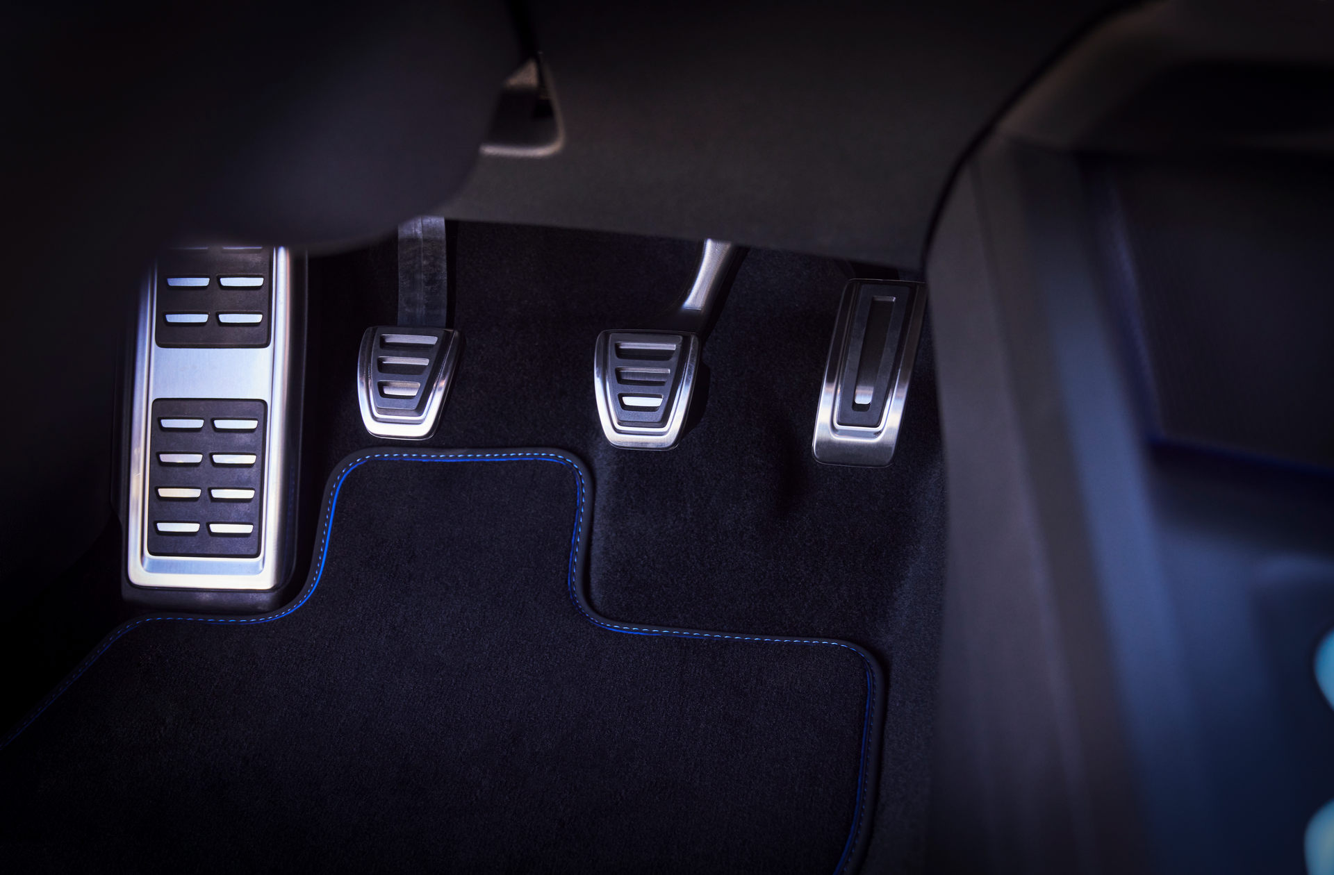 2022 VW Golf R Arrives In The U.S. With 315 HP And A Manual Gearbox From $44,640