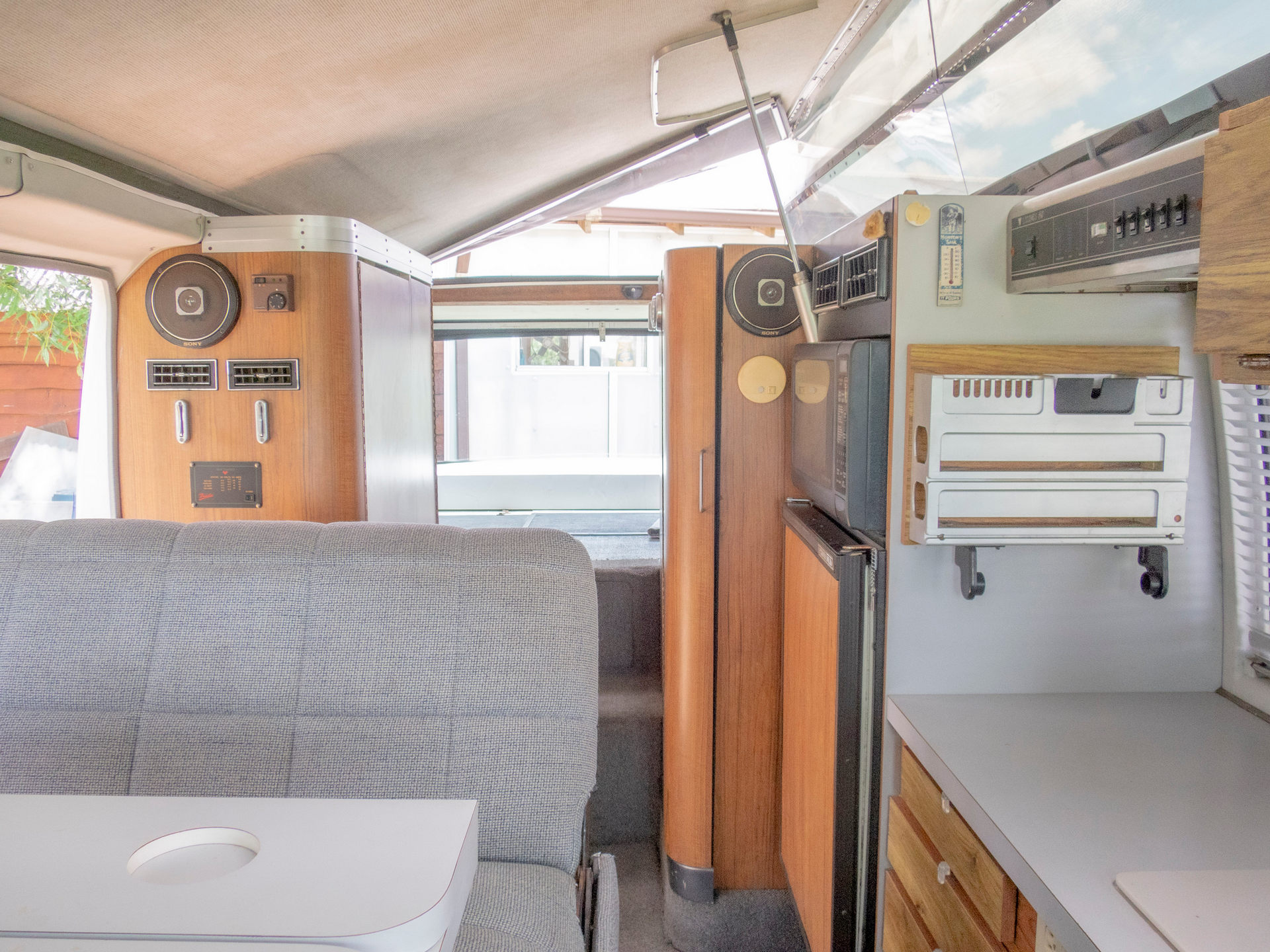 This Weird RV Is A Vixen 21 TD Powered By A BMW Straight-Six And Penned By The DeLorean’s Designer