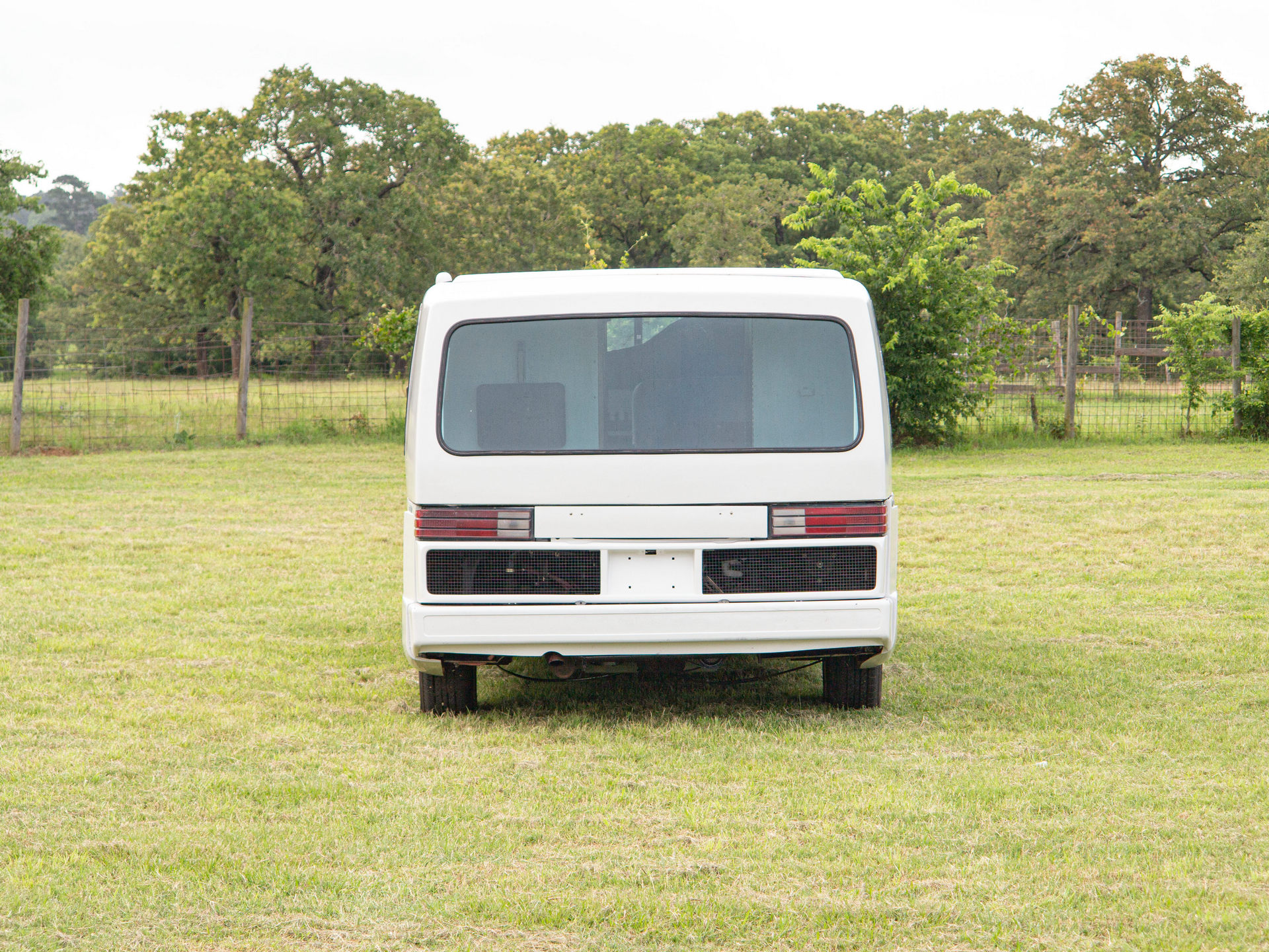 This Weird RV Is A Vixen 21 TD Powered By A BMW Straight-Six And Penned By The DeLorean’s Designer