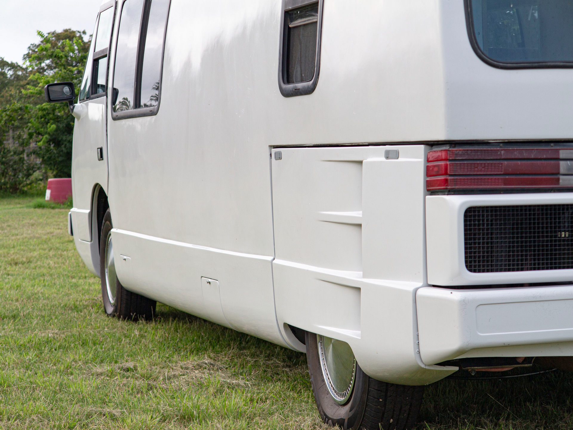 This Weird RV Is A Vixen 21 TD Powered By A BMW Straight-Six And Penned By The DeLorean’s Designer