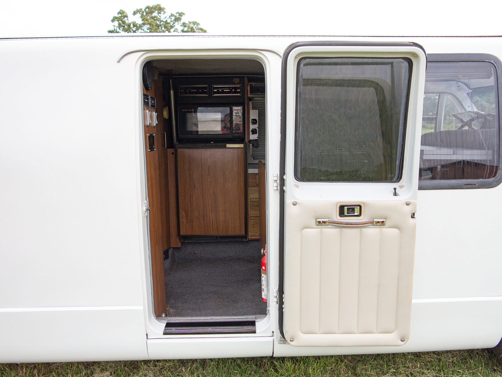 This Weird RV Is A Vixen 21 TD Powered By A BMW Straight-Six And Penned By The DeLorean’s Designer