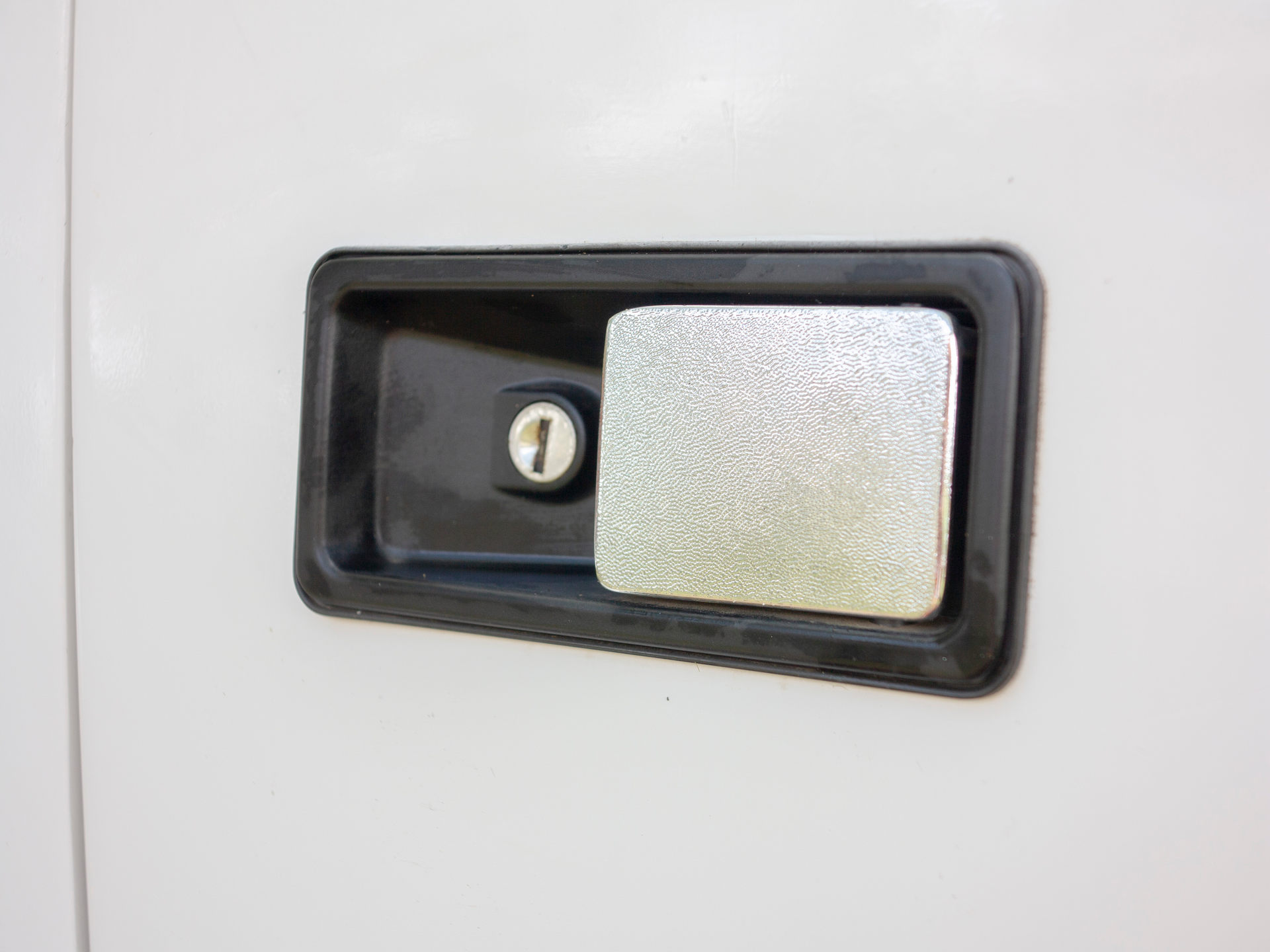 This Weird RV Is A Vixen 21 TD Powered By A BMW Straight-Six And Penned By The DeLorean’s Designer