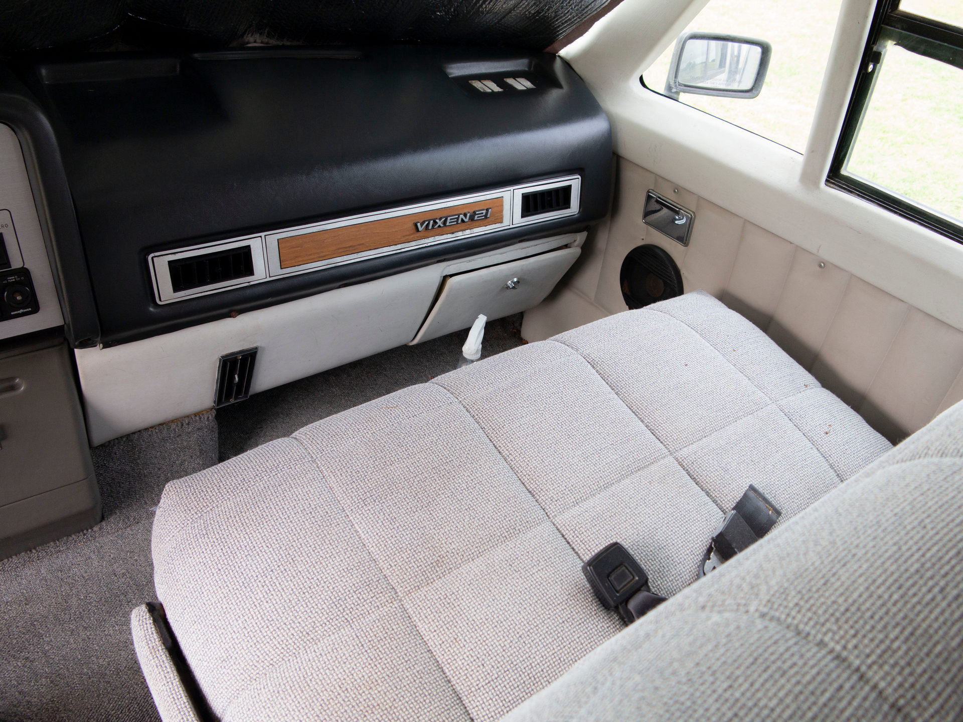 This Weird RV Is A Vixen 21 TD Powered By A BMW Straight-Six And Penned By The DeLorean’s Designer