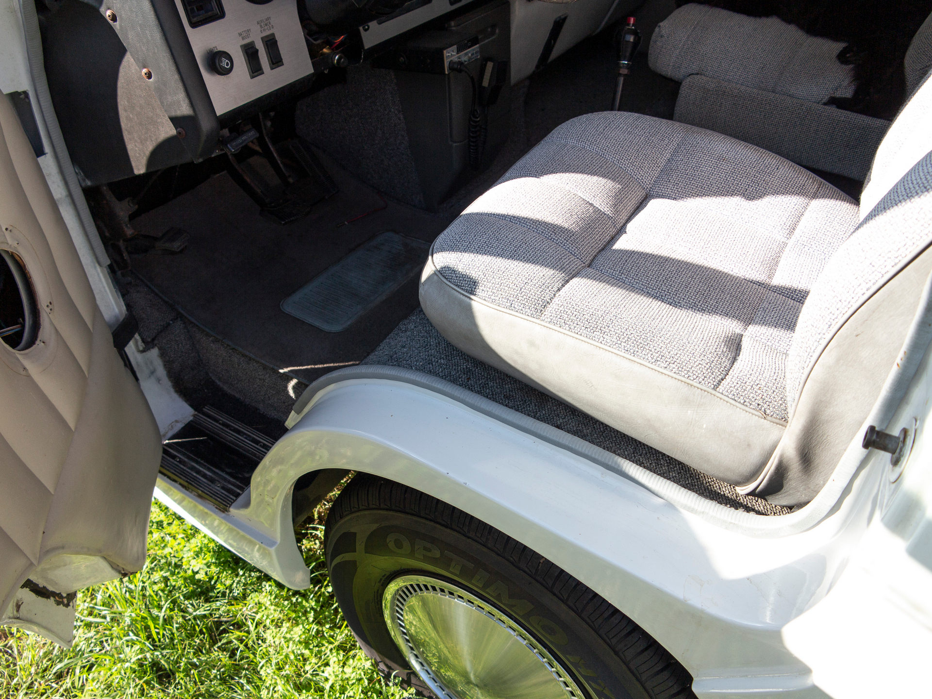 This Weird RV Is A Vixen 21 TD Powered By A BMW Straight-Six And Penned By The DeLorean’s Designer