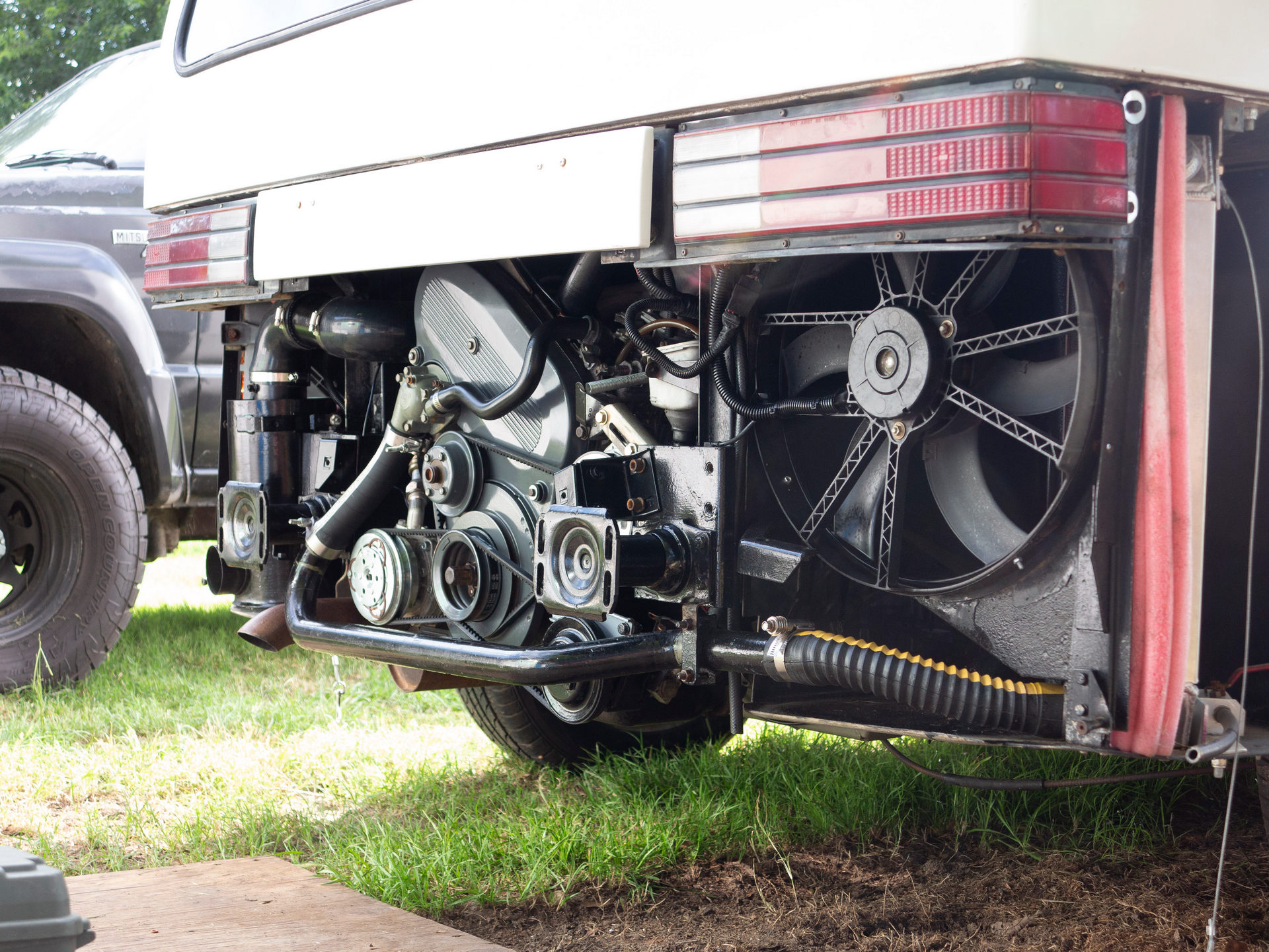 This Weird RV Is A Vixen 21 TD Powered By A BMW Straight-Six And Penned By The DeLorean’s Designer