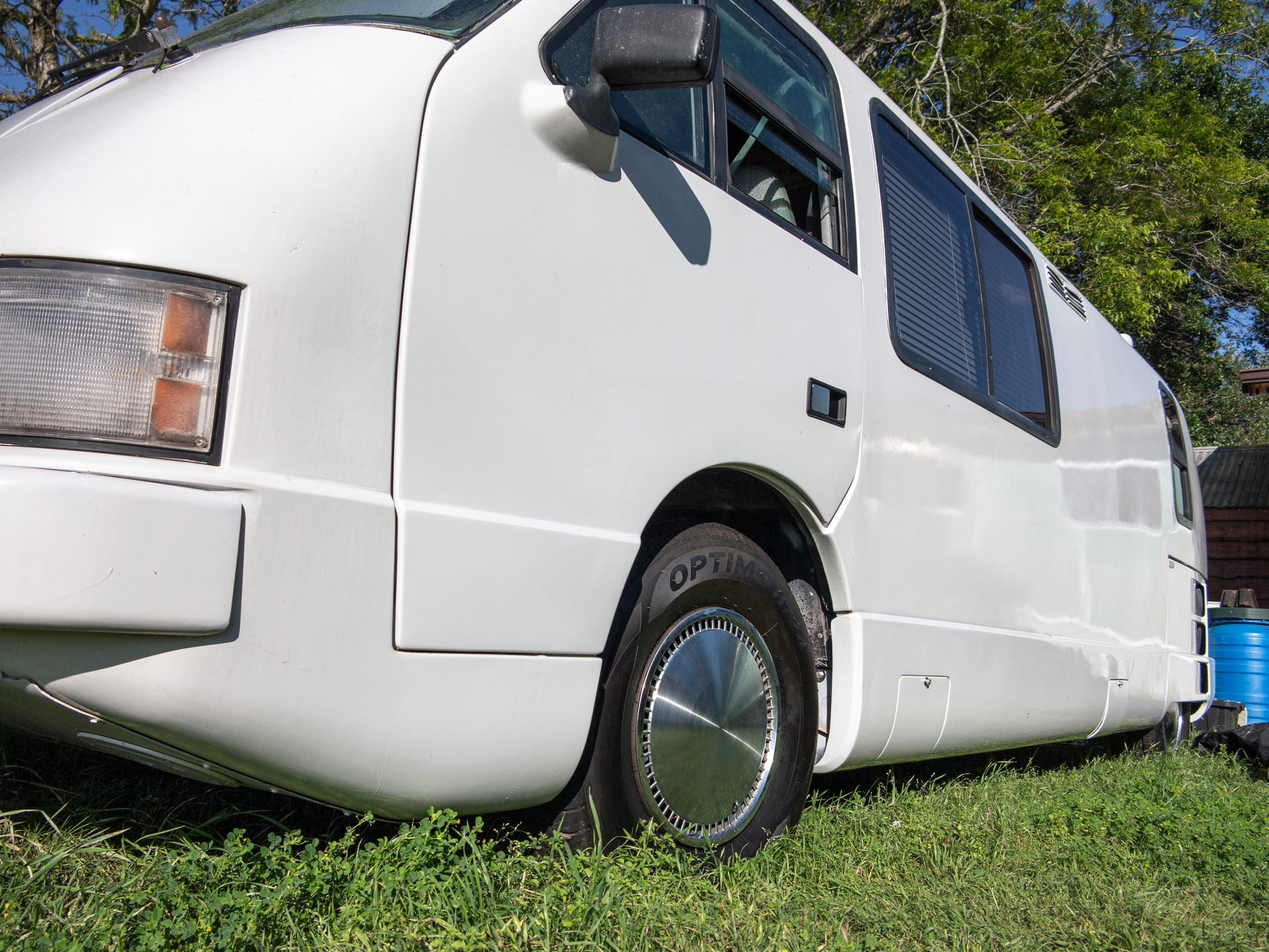 This Weird RV Is A Vixen 21 TD Powered By A BMW Straight-Six And Penned By The DeLorean’s Designer