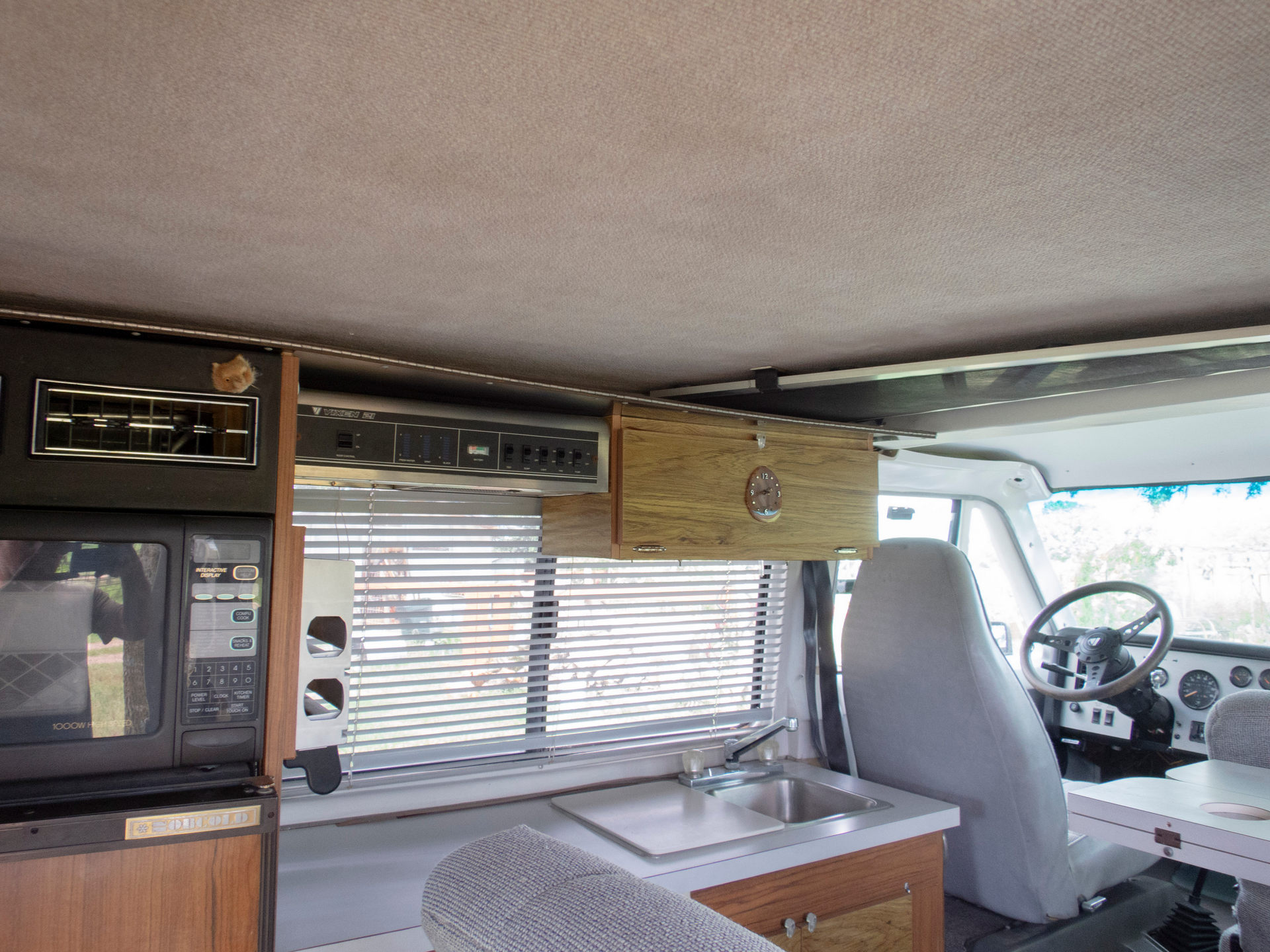 This Weird RV Is A Vixen 21 TD Powered By A BMW Straight-Six And Penned By The DeLorean’s Designer