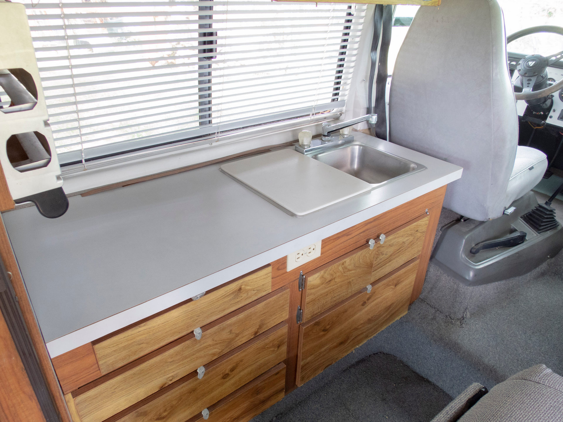 This Weird RV Is A Vixen 21 TD Powered By A BMW Straight-Six And Penned By The DeLorean’s Designer