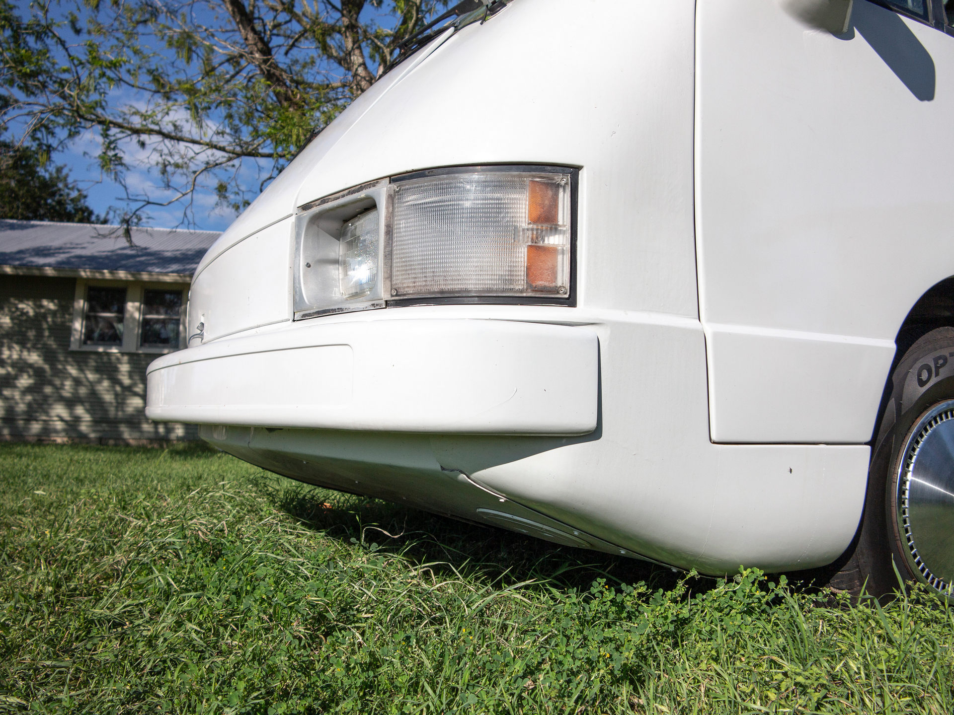 This Weird RV Is A Vixen 21 TD Powered By A BMW Straight-Six And Penned By The DeLorean’s Designer