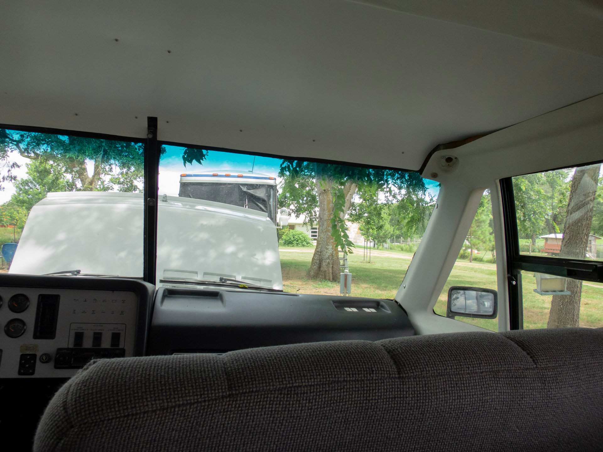 This Weird RV Is A Vixen 21 TD Powered By A BMW Straight-Six And Penned By The DeLorean’s Designer