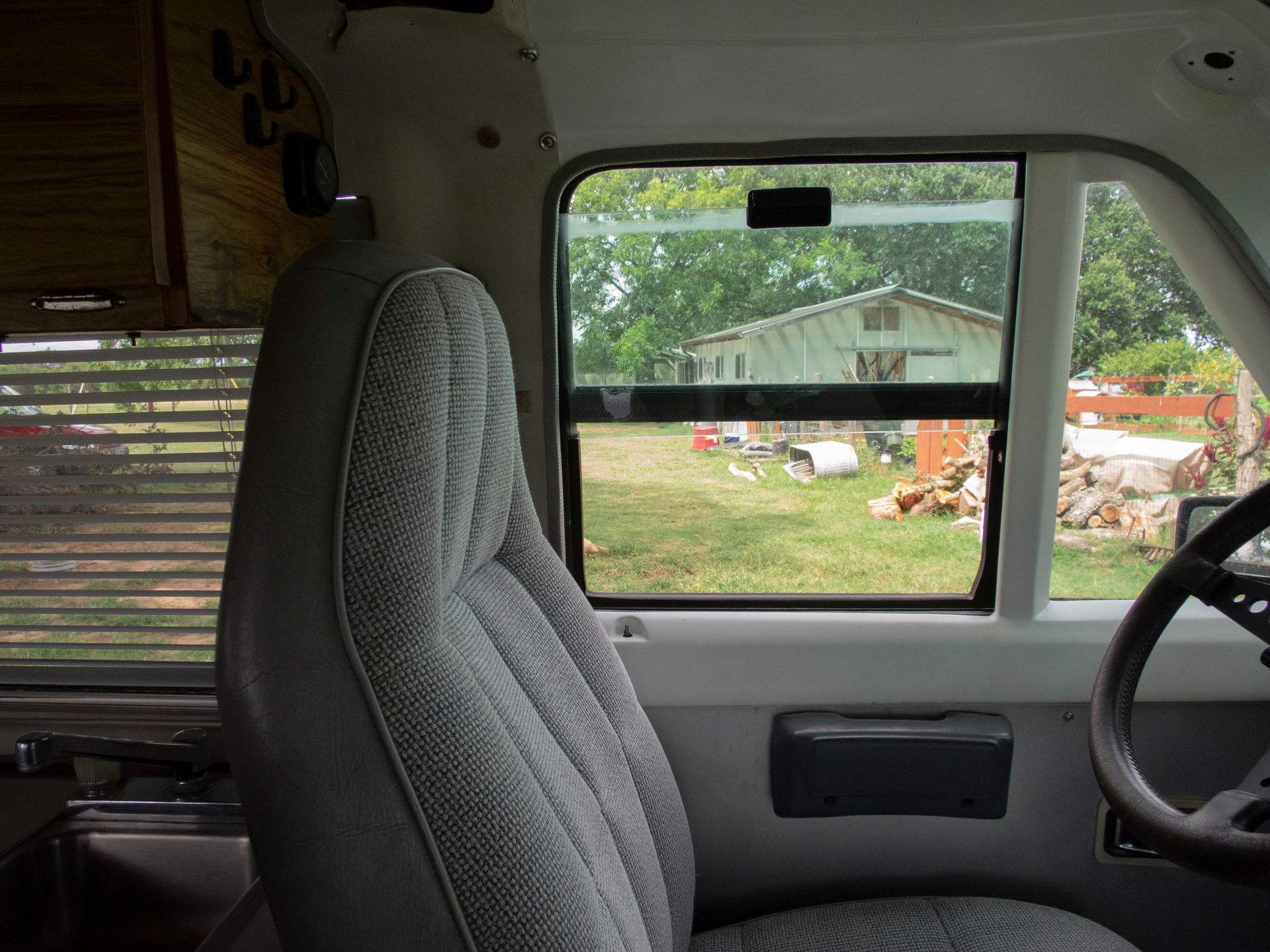 This Weird RV Is A Vixen 21 TD Powered By A BMW Straight-Six And Penned By The DeLorean’s Designer