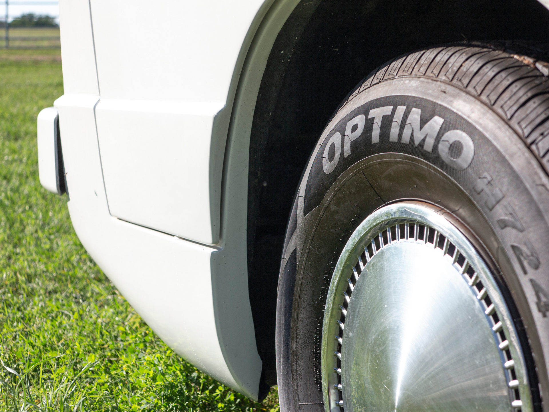 This Weird RV Is A Vixen 21 TD Powered By A BMW Straight-Six And Penned By The DeLorean’s Designer