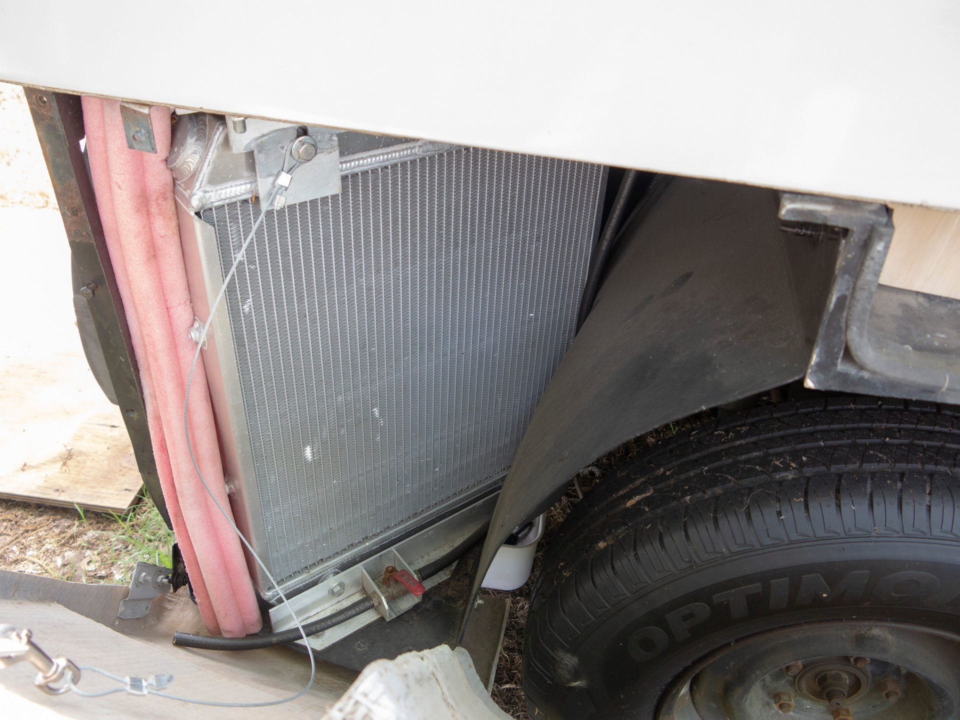 This Weird RV Is A Vixen 21 TD Powered By A BMW Straight-Six And Penned By The DeLorean’s Designer