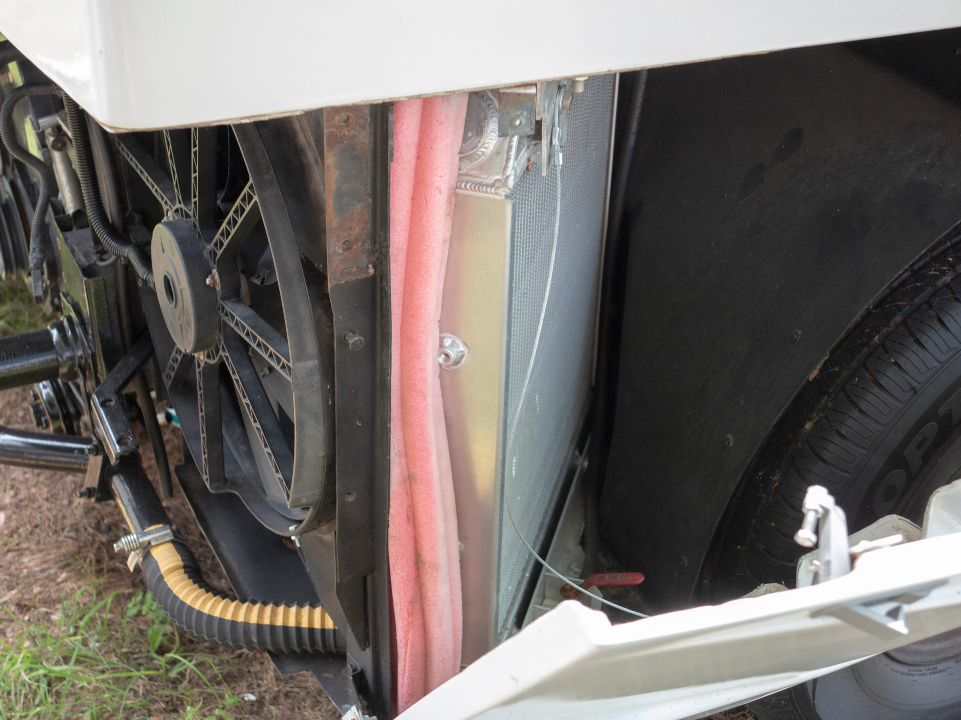 This Weird RV Is A Vixen 21 TD Powered By A BMW Straight-Six And Penned By The DeLorean’s Designer