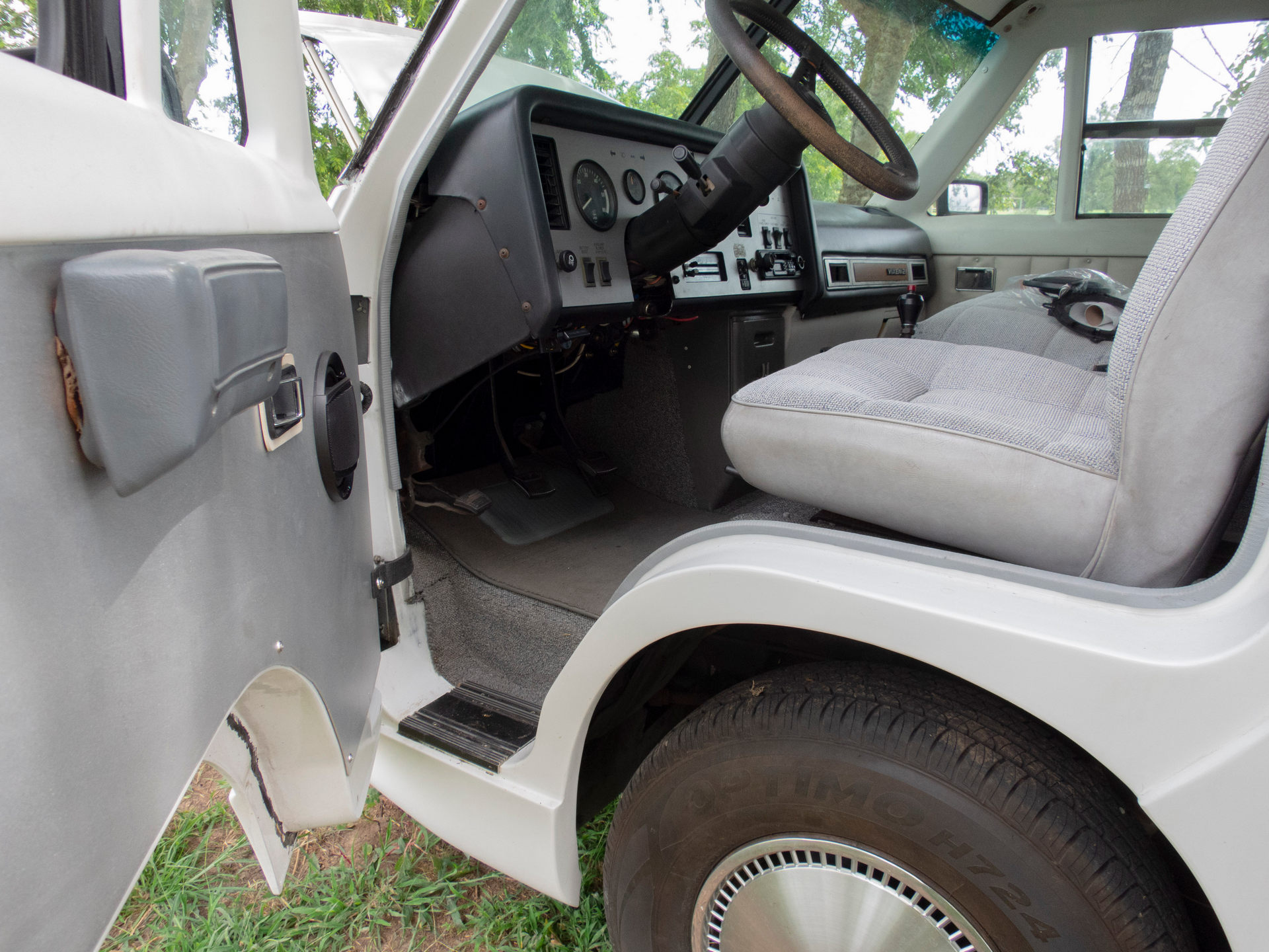 This Weird RV Is A Vixen 21 TD Powered By A BMW Straight-Six And Penned By The DeLorean’s Designer