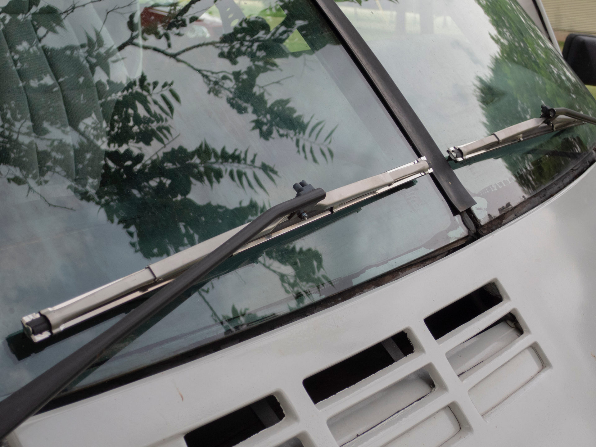 This Weird RV Is A Vixen 21 TD Powered By A BMW Straight-Six And Penned By The DeLorean’s Designer