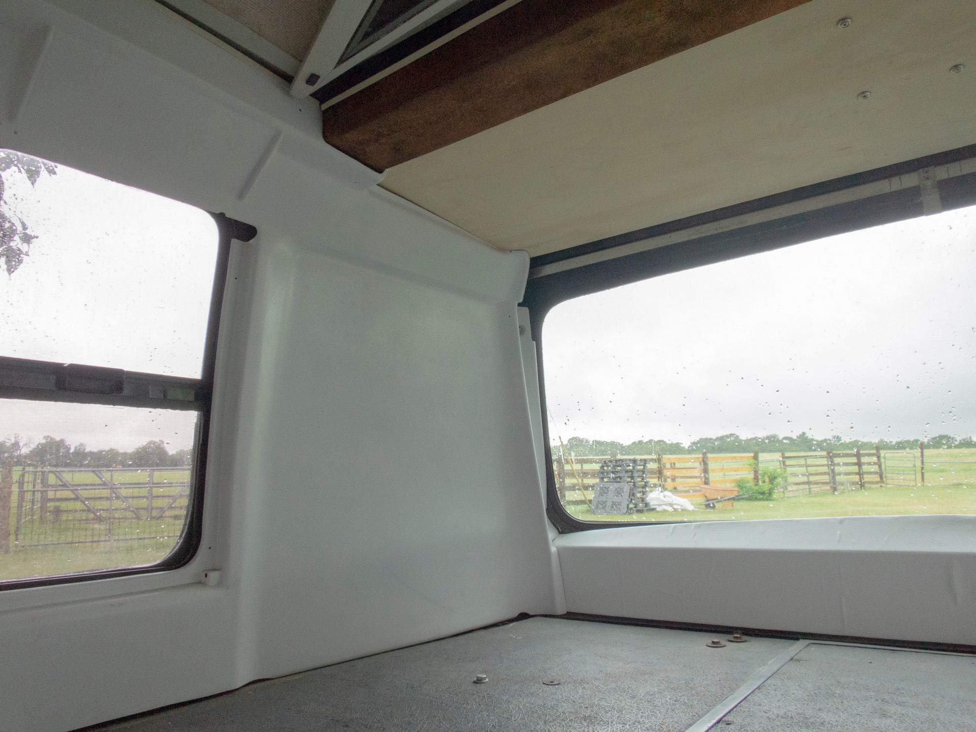 This Weird RV Is A Vixen 21 TD Powered By A BMW Straight-Six And Penned By The DeLorean’s Designer