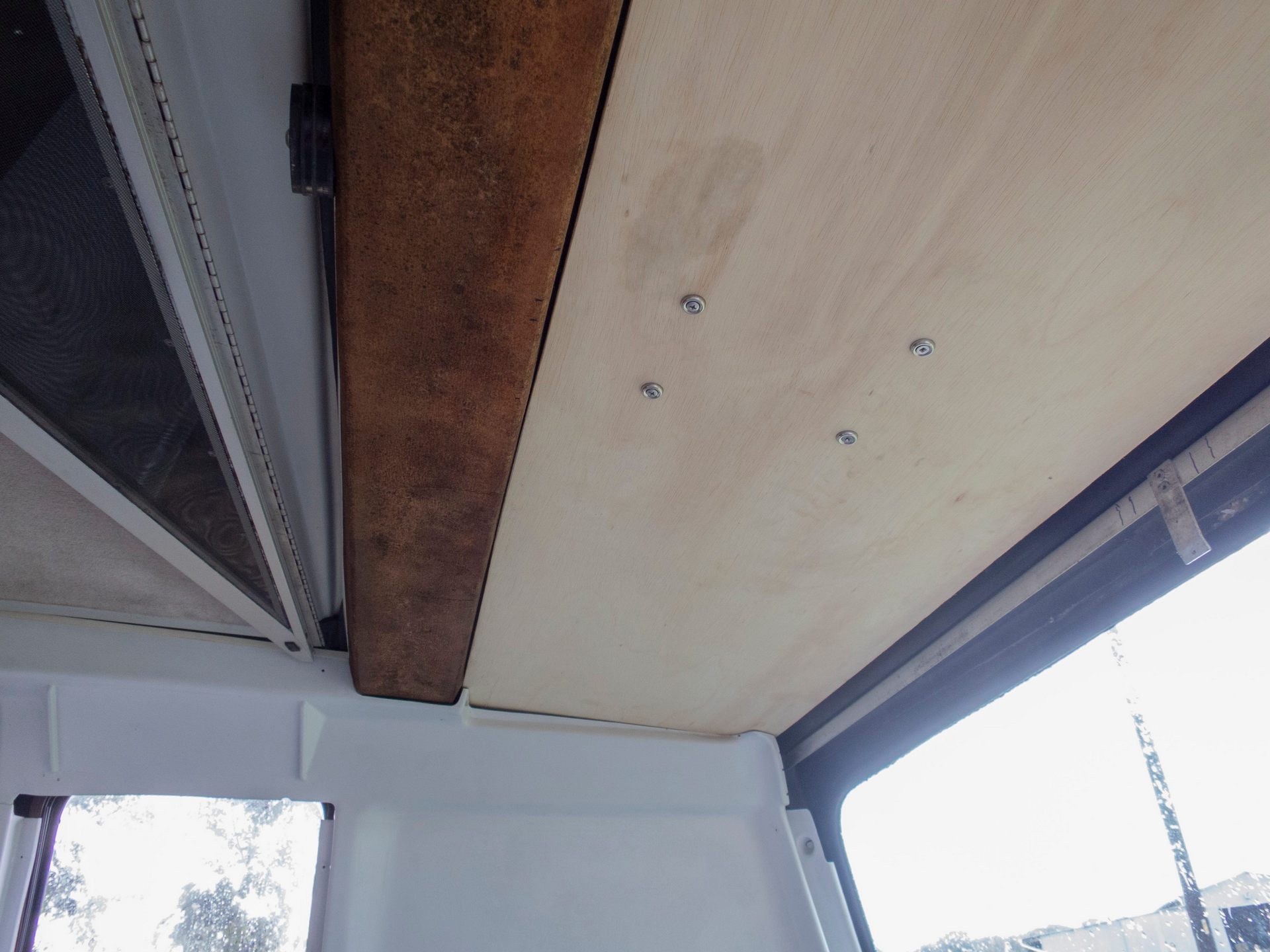 This Weird RV Is A Vixen 21 TD Powered By A BMW Straight-Six And Penned By The DeLorean’s Designer