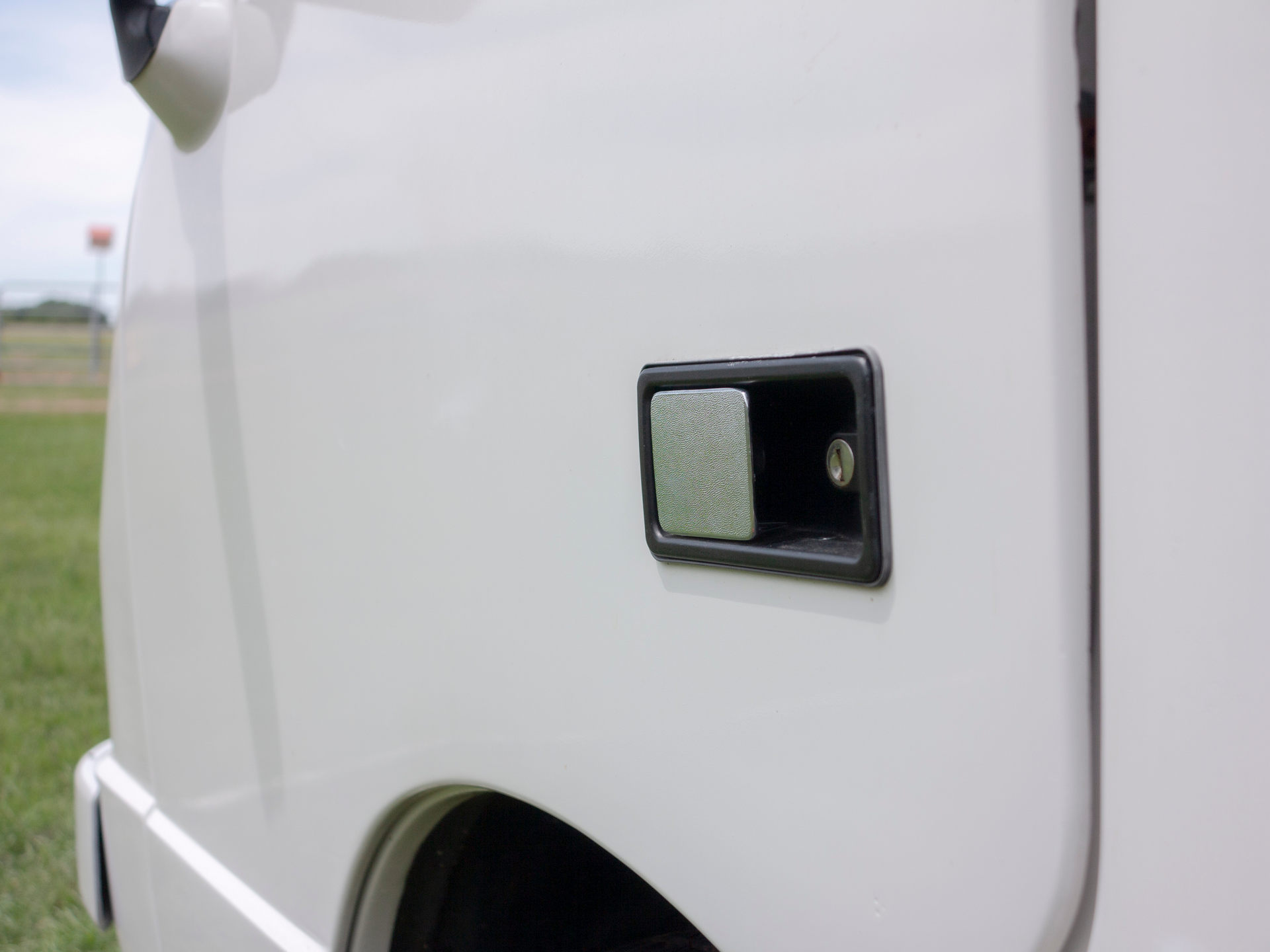 This Weird RV Is A Vixen 21 TD Powered By A BMW Straight-Six And Penned By The DeLorean’s Designer