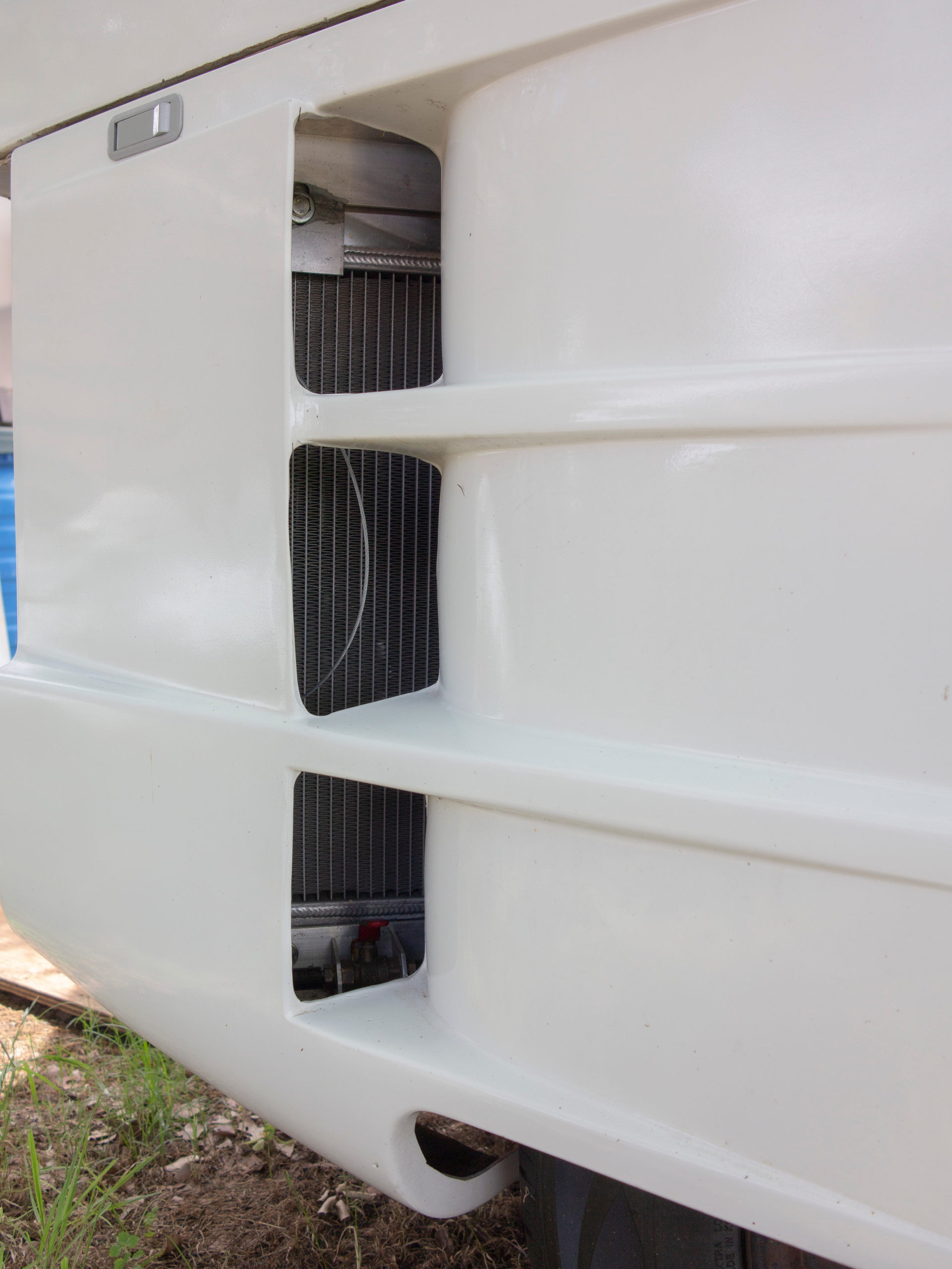 This Weird RV Is A Vixen 21 TD Powered By A BMW Straight-Six And Penned By The DeLorean’s Designer